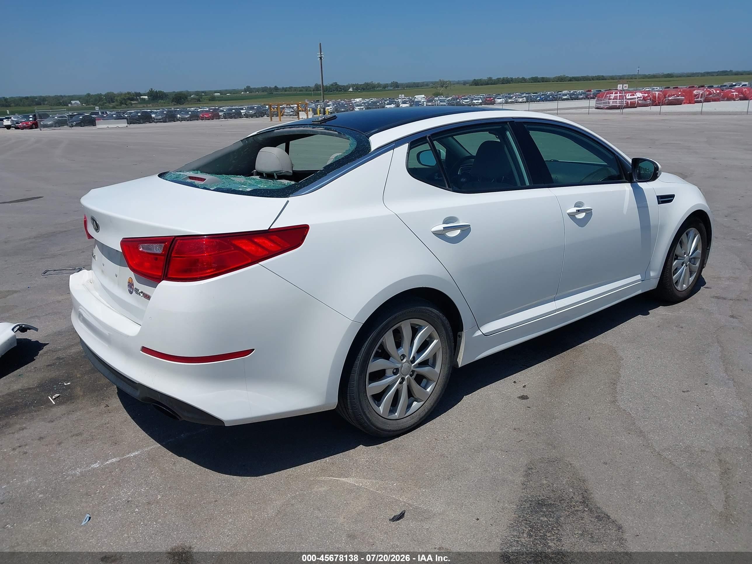 2015 Kia Optima Ex White vin: 5XXGN4A71FG470371