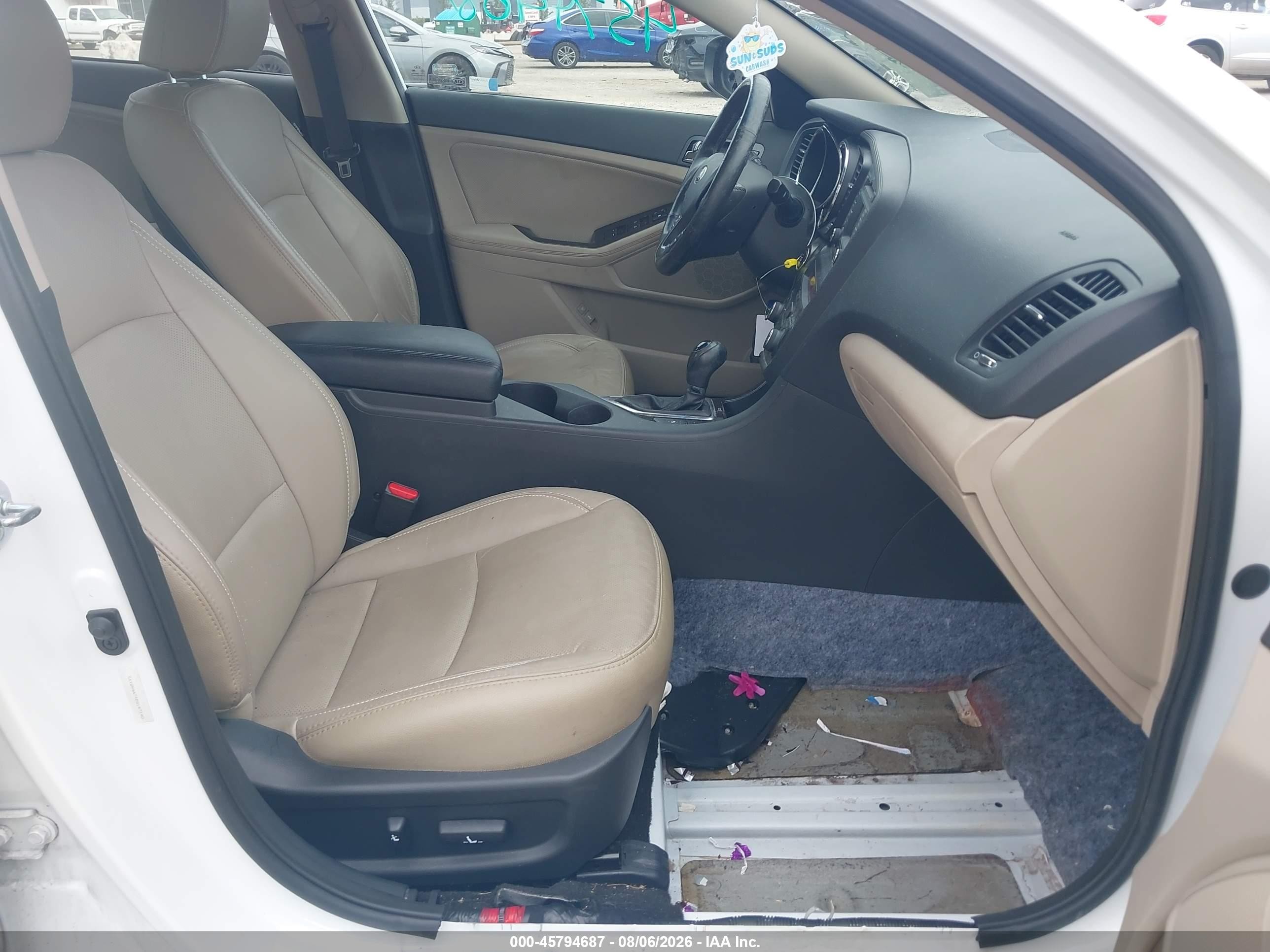 2013 Kia Optima Ex White vin: 5XXGN4A74DG147140