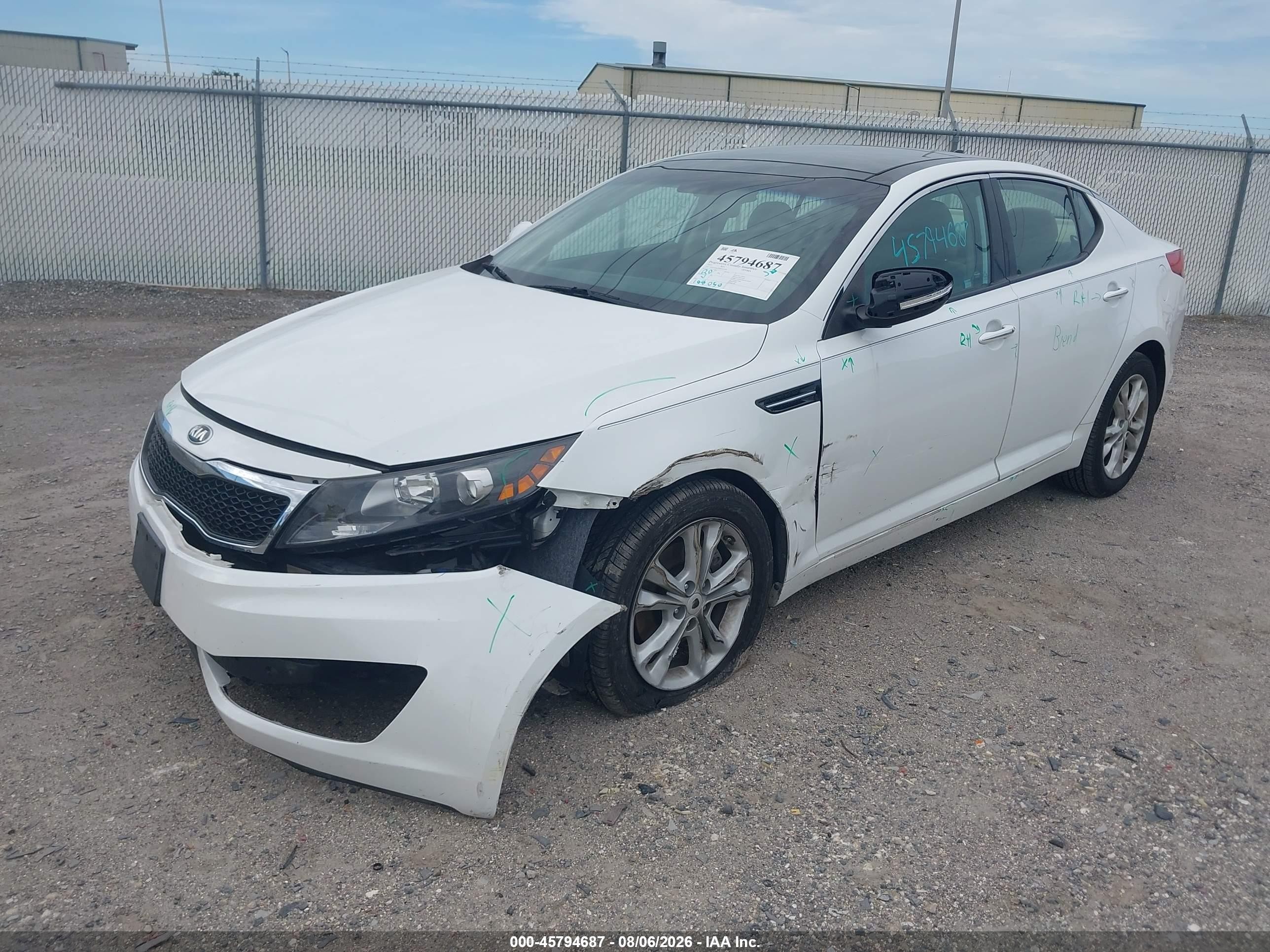 2013 Kia Optima Ex White vin: 5XXGN4A74DG147140