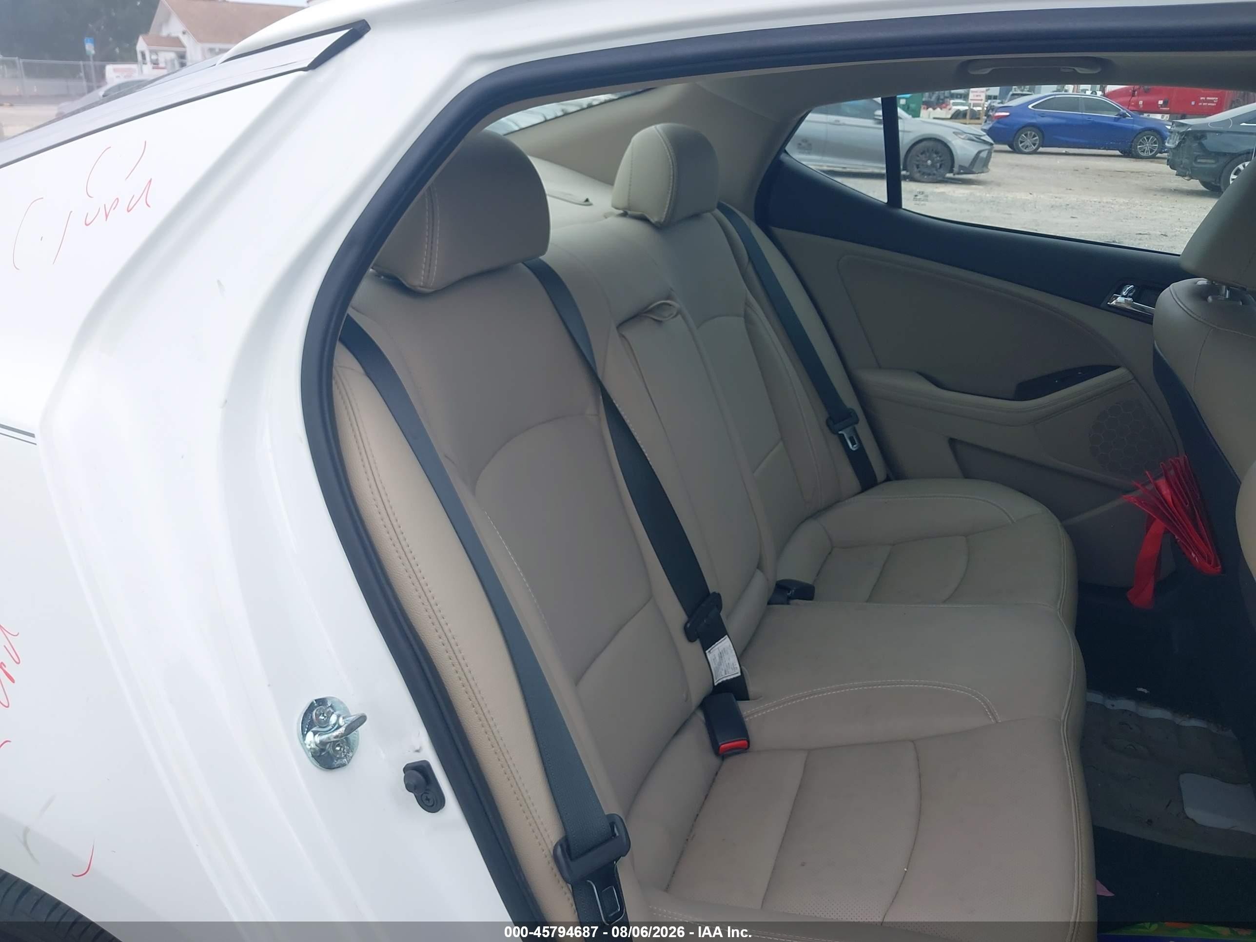 2013 Kia Optima Ex White vin: 5XXGN4A74DG147140