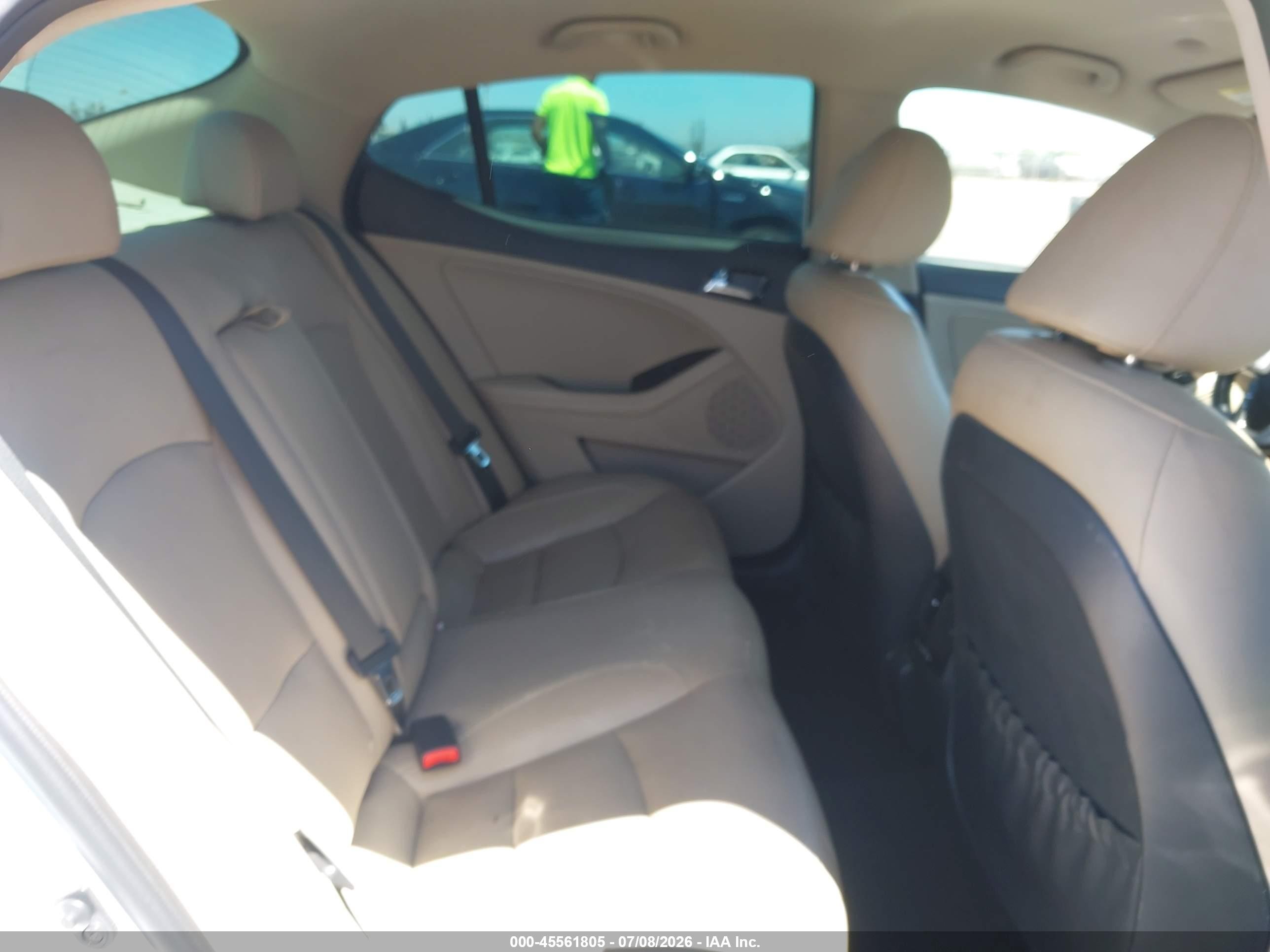 2013 Kia Optima Ex White vin: 5XXGN4A76DG192404