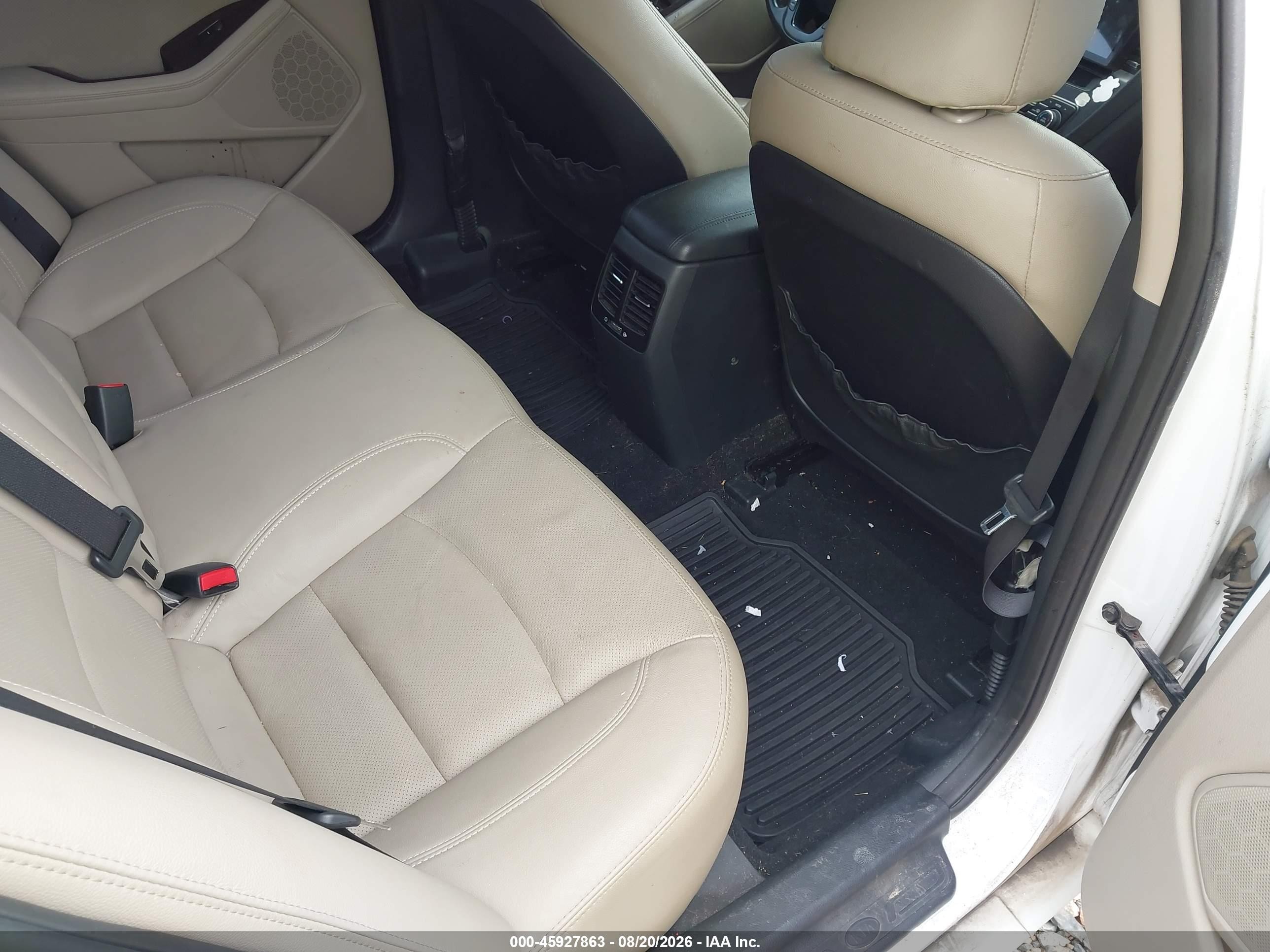 2012 Kia Optima Ex White vin: 5XXGN4A78CG044186