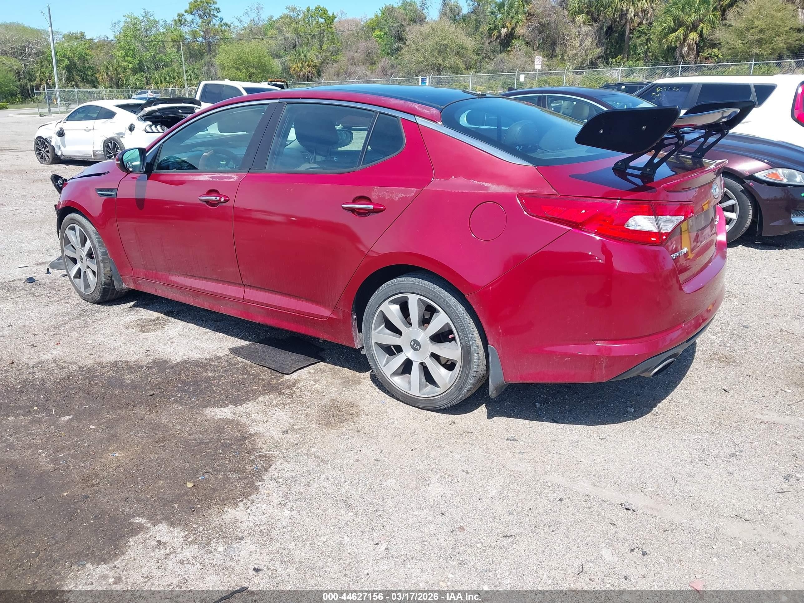 2012 Kia Optima Sx Burgundy vin: 5XXGR4A63CG020101