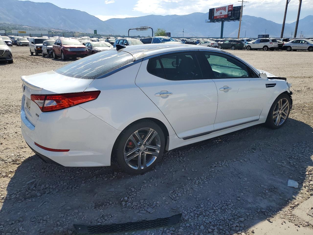 2013 Kia Optima White vin: 5XXGR4A69DG217758