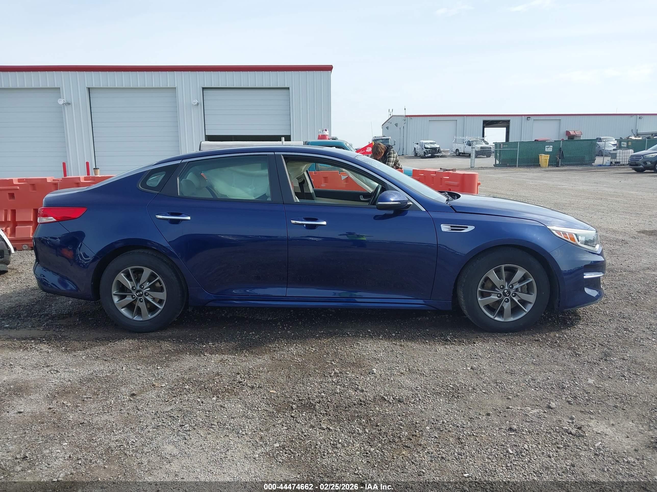 2016 Kia Optima Lx Turbo Синий vin: 5XXGT4L17GG006582