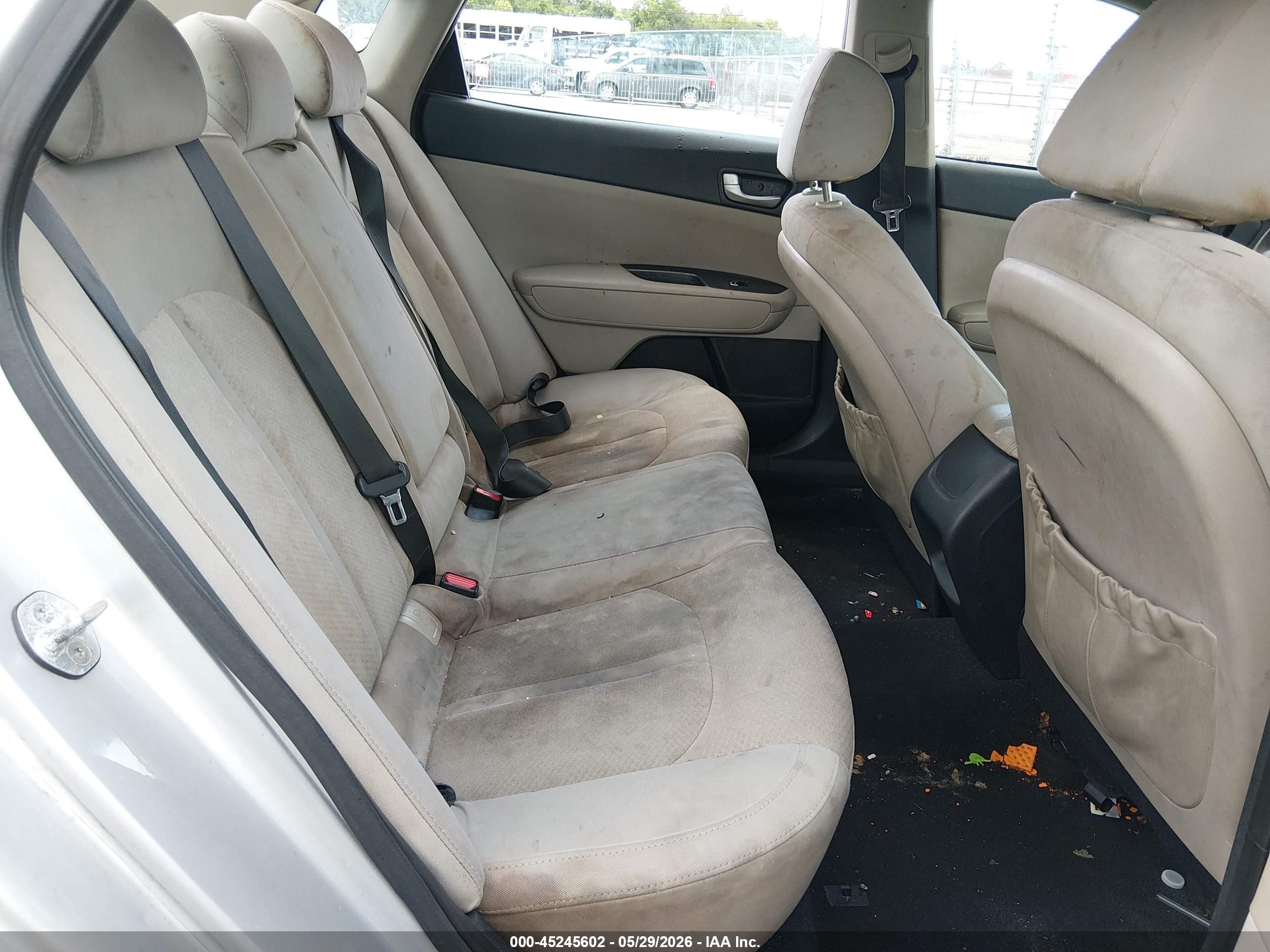 2016 Kia Optima Lx Серебряный vin: 5XXGT4L30GG021202