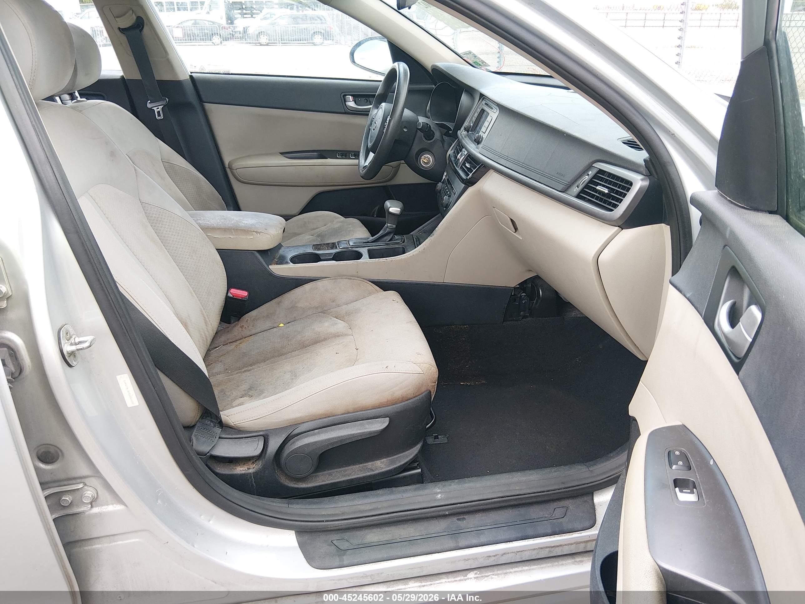 2016 Kia Optima Lx Серебряный vin: 5XXGT4L30GG021202