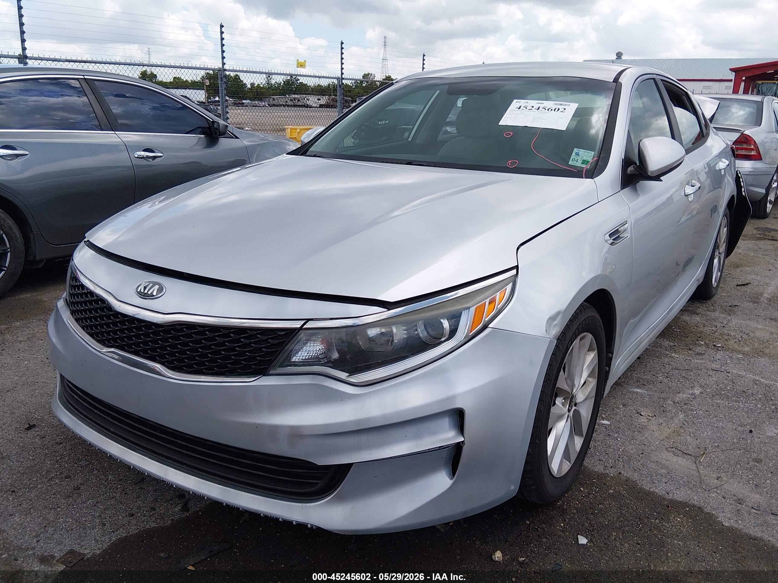 2016 Kia Optima Lx Серебряный vin: 5XXGT4L30GG021202