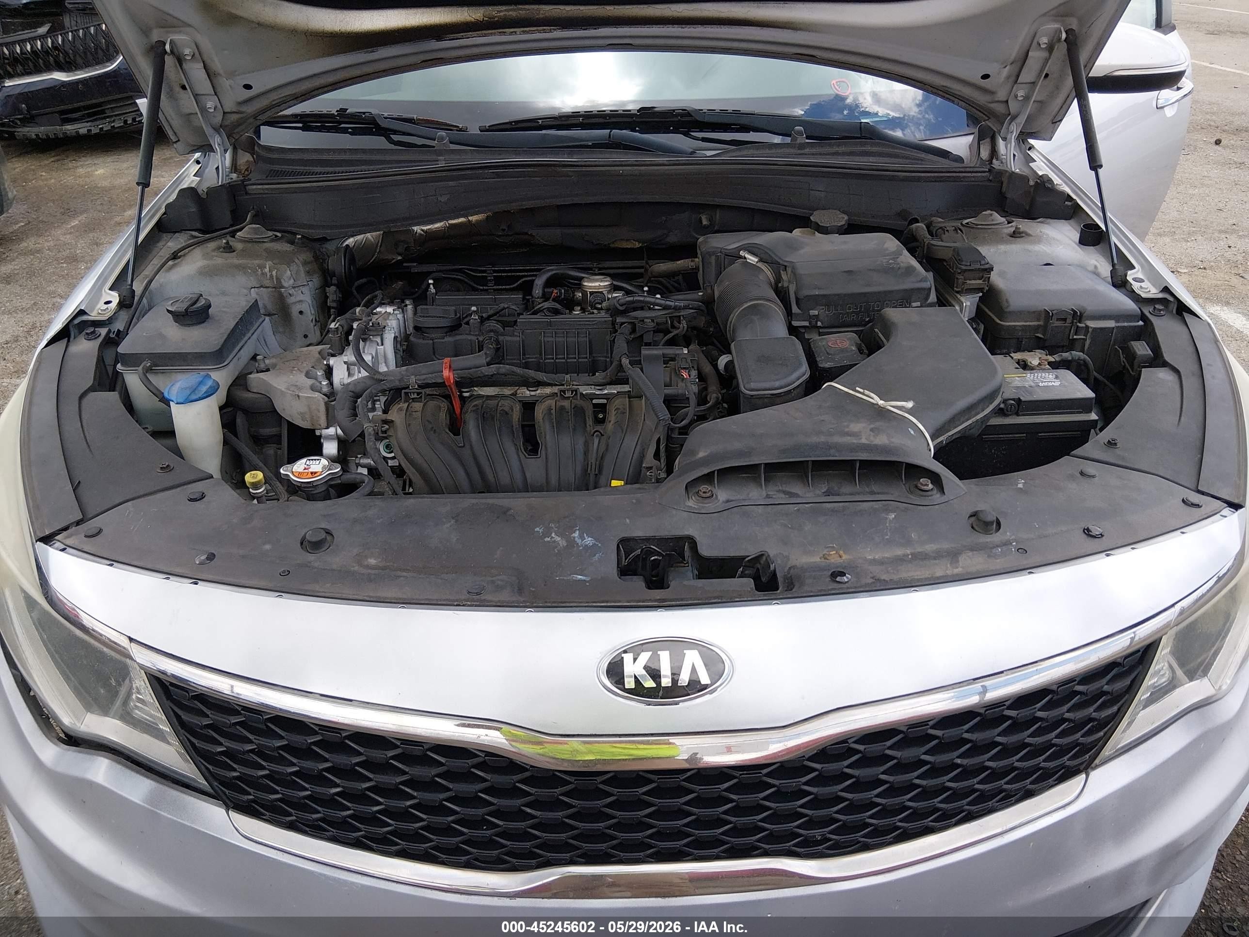 2016 Kia Optima Lx Серебряный vin: 5XXGT4L30GG021202