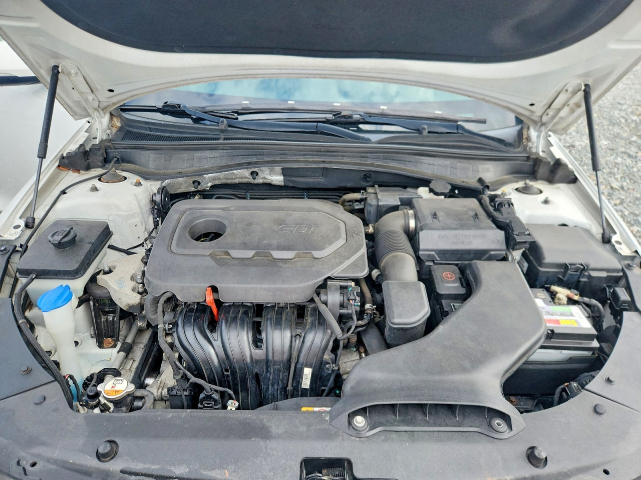 2018 Kia Optima Lx White vin: 5XXGT4L30JG209211