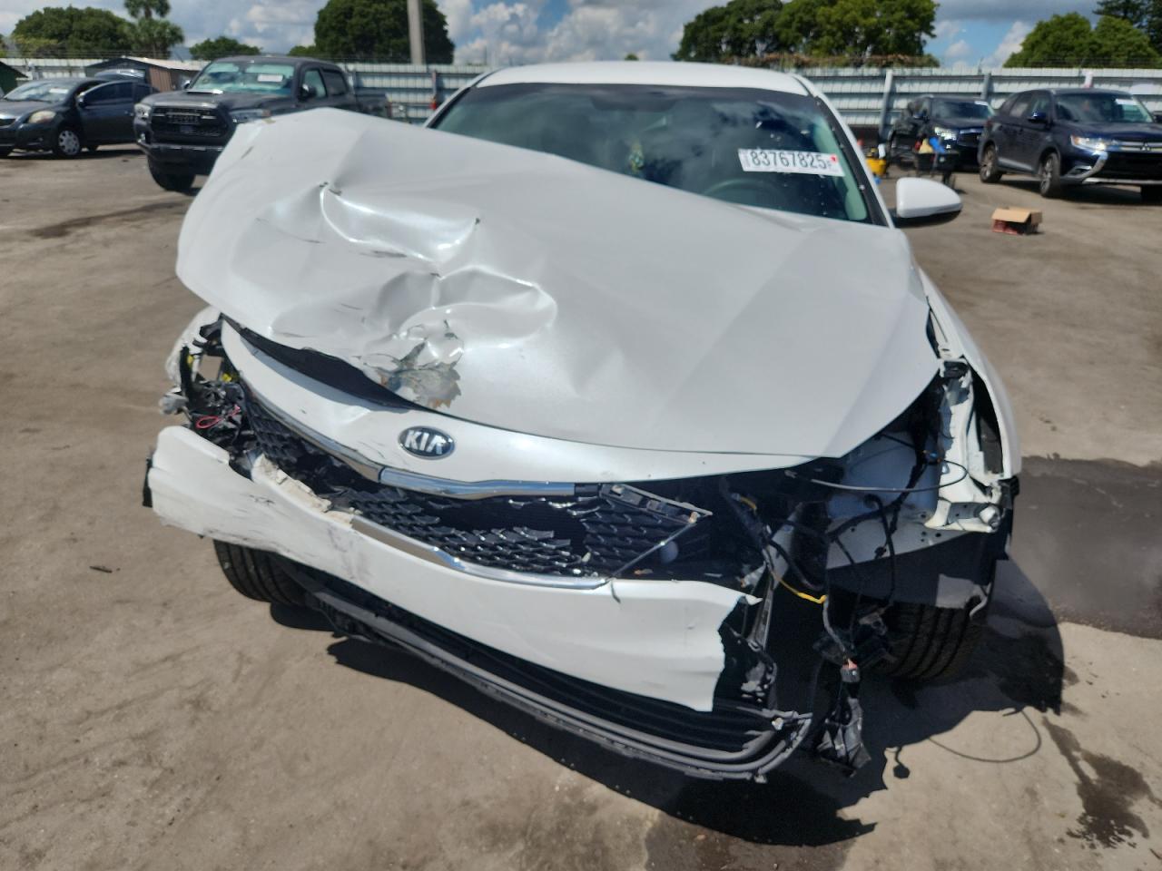 2018 Kia Optima Lx Белый vin: 5XXGT4L31JG253587