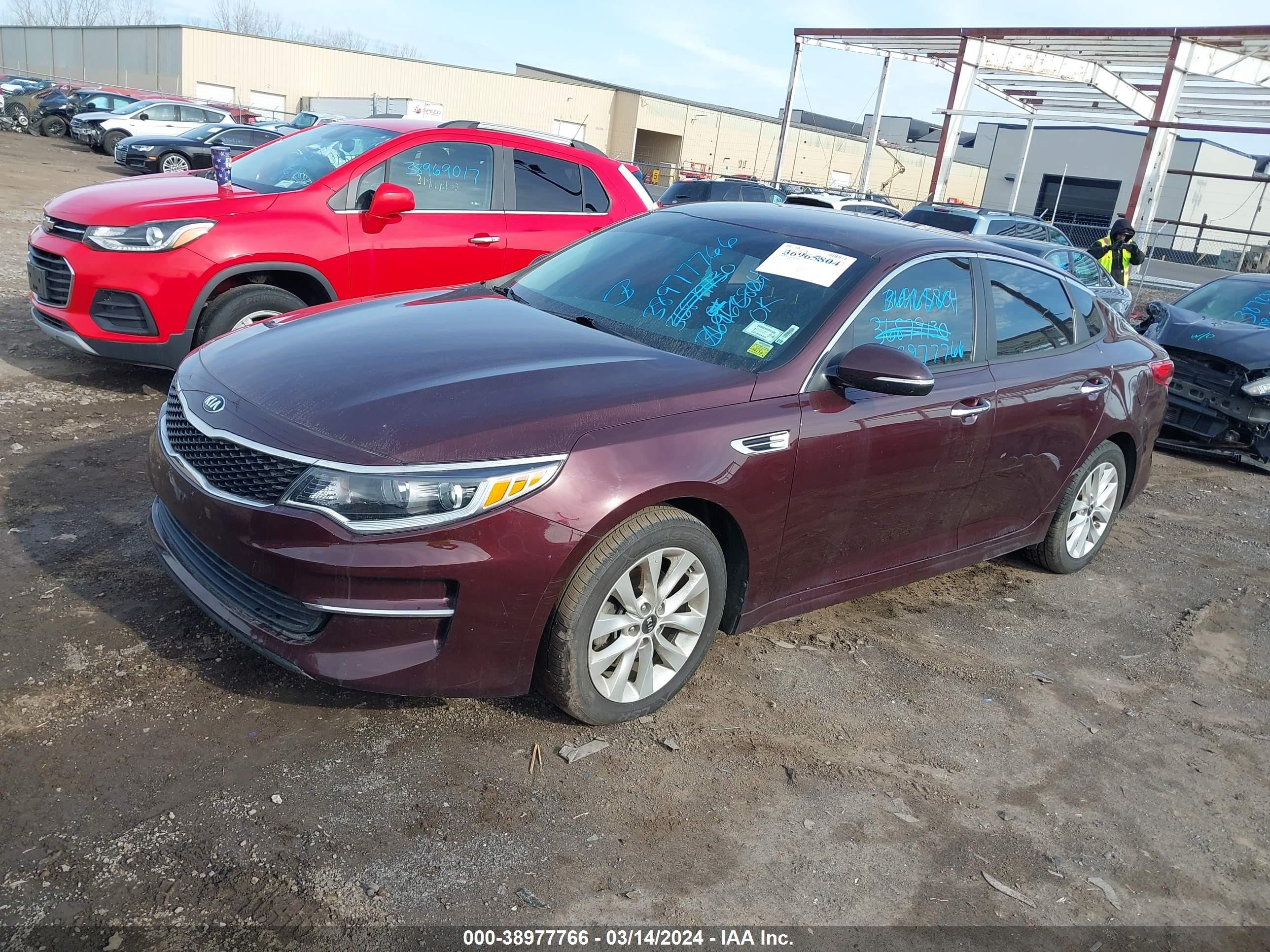 2018 Kia Optima Lx Burgundy vin: 5XXGT4L31JG270700