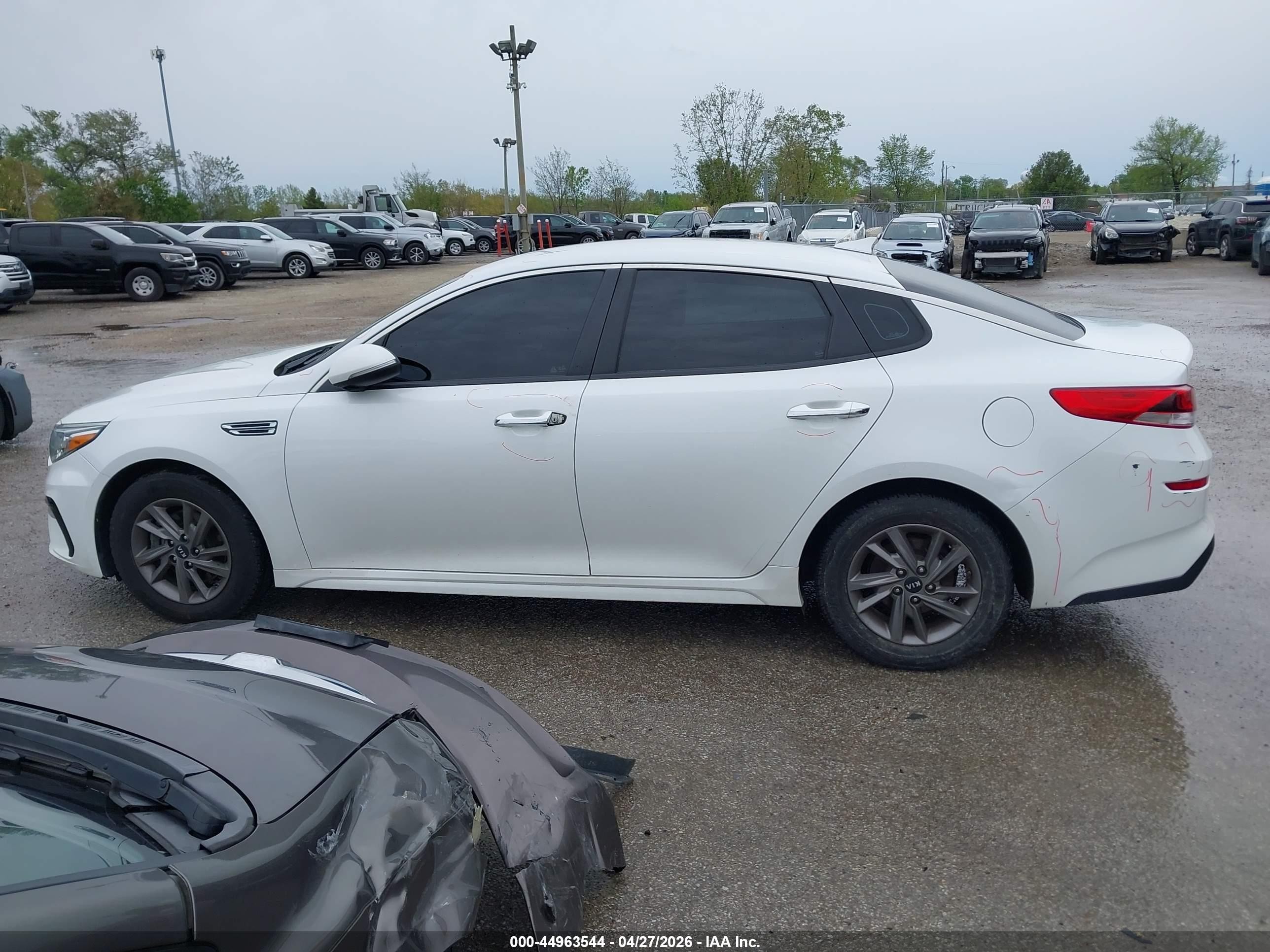 2020 Kia Optima Lx White vin: 5XXGT4L31LG429461