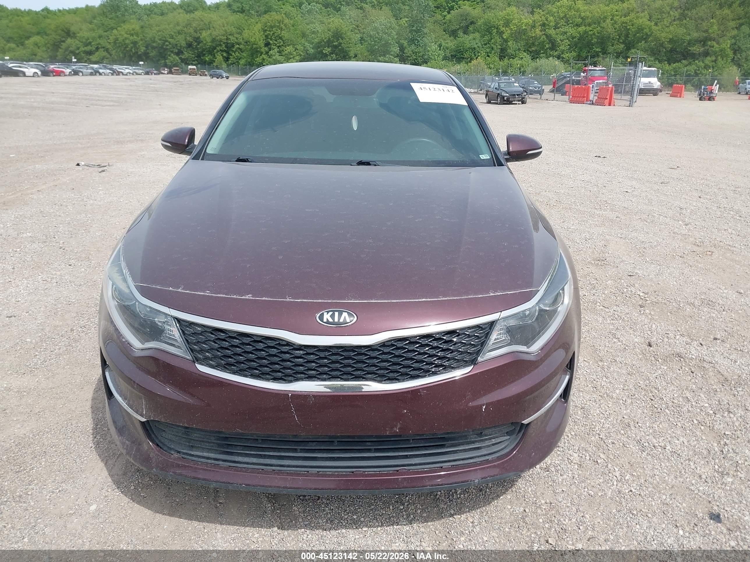 2018 Kia Optima Lx Purple vin: 5XXGT4L32JG190015