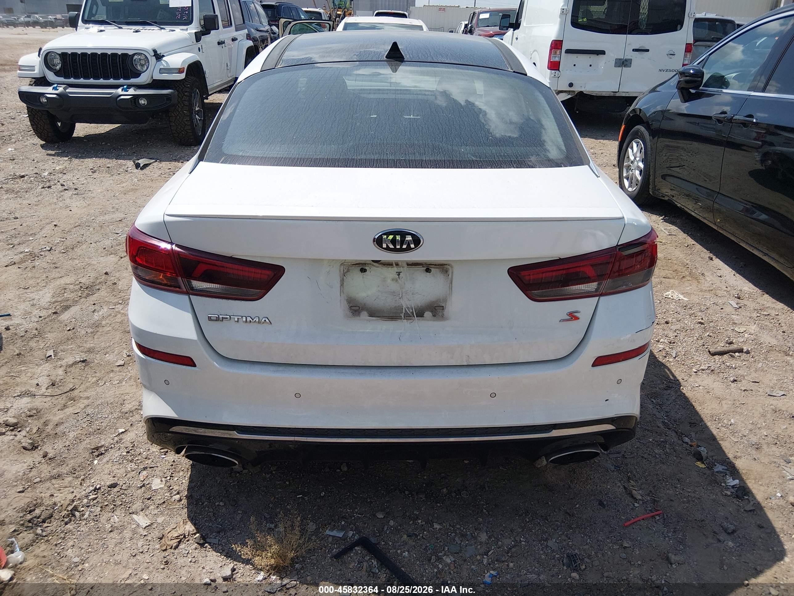 2019 Kia Optima S Белый vin: 5XXGT4L32KG364604