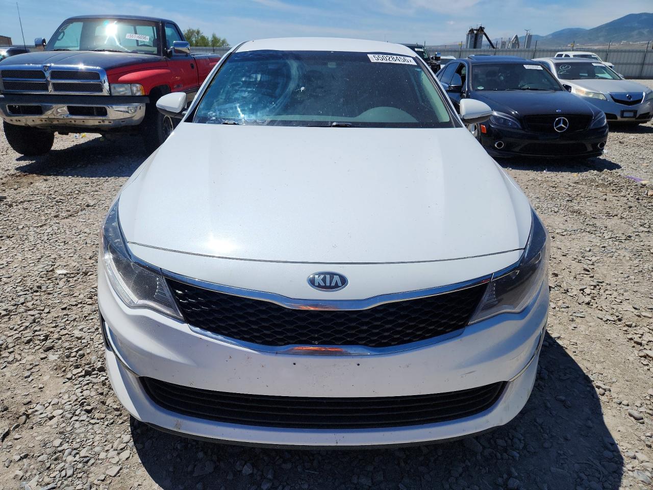 2017 Kia Optima Lx White vin: 5XXGT4L34HG121059