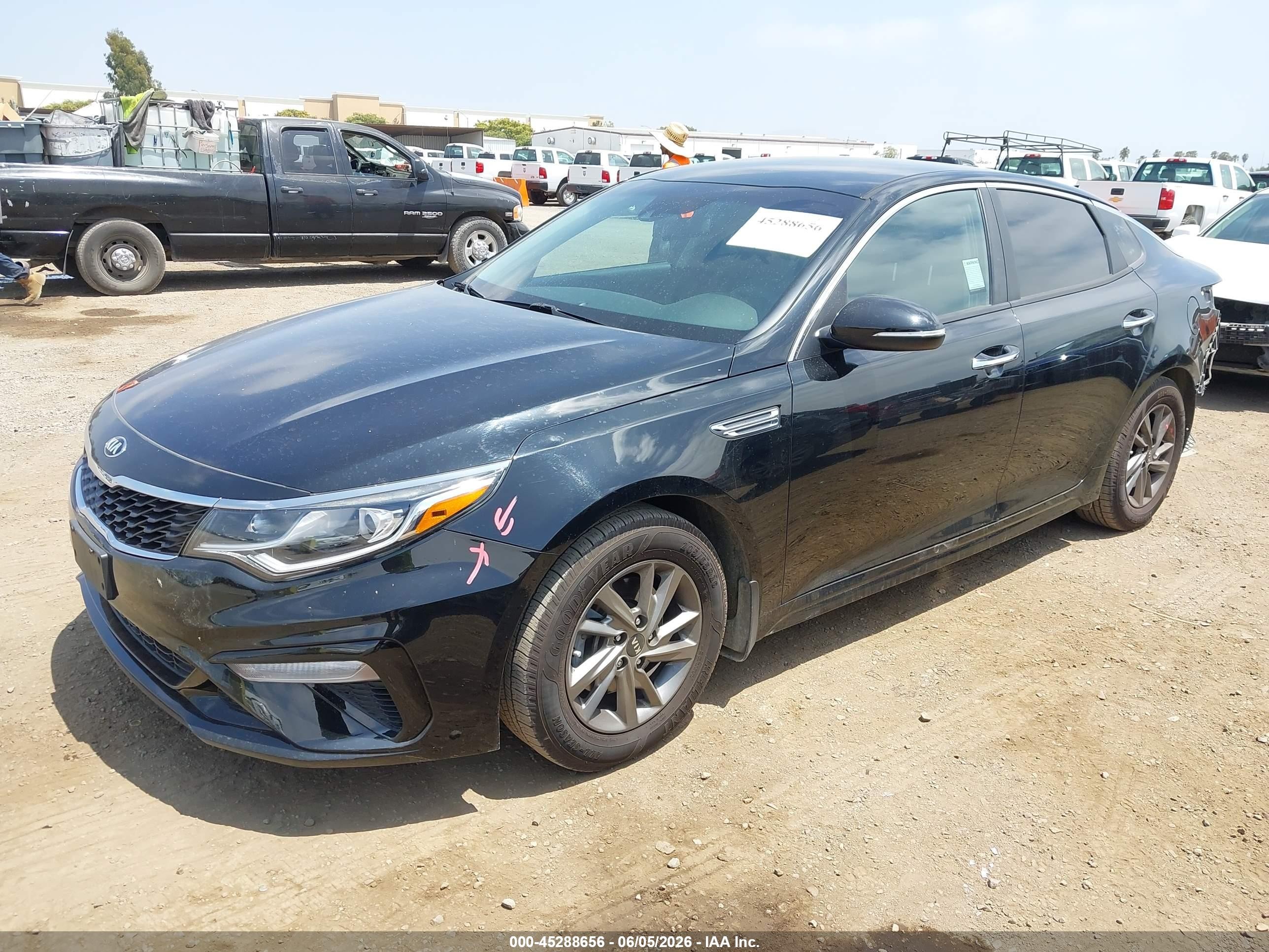 2019 Kia Optima Lx Черный vin: 5XXGT4L34KG318675