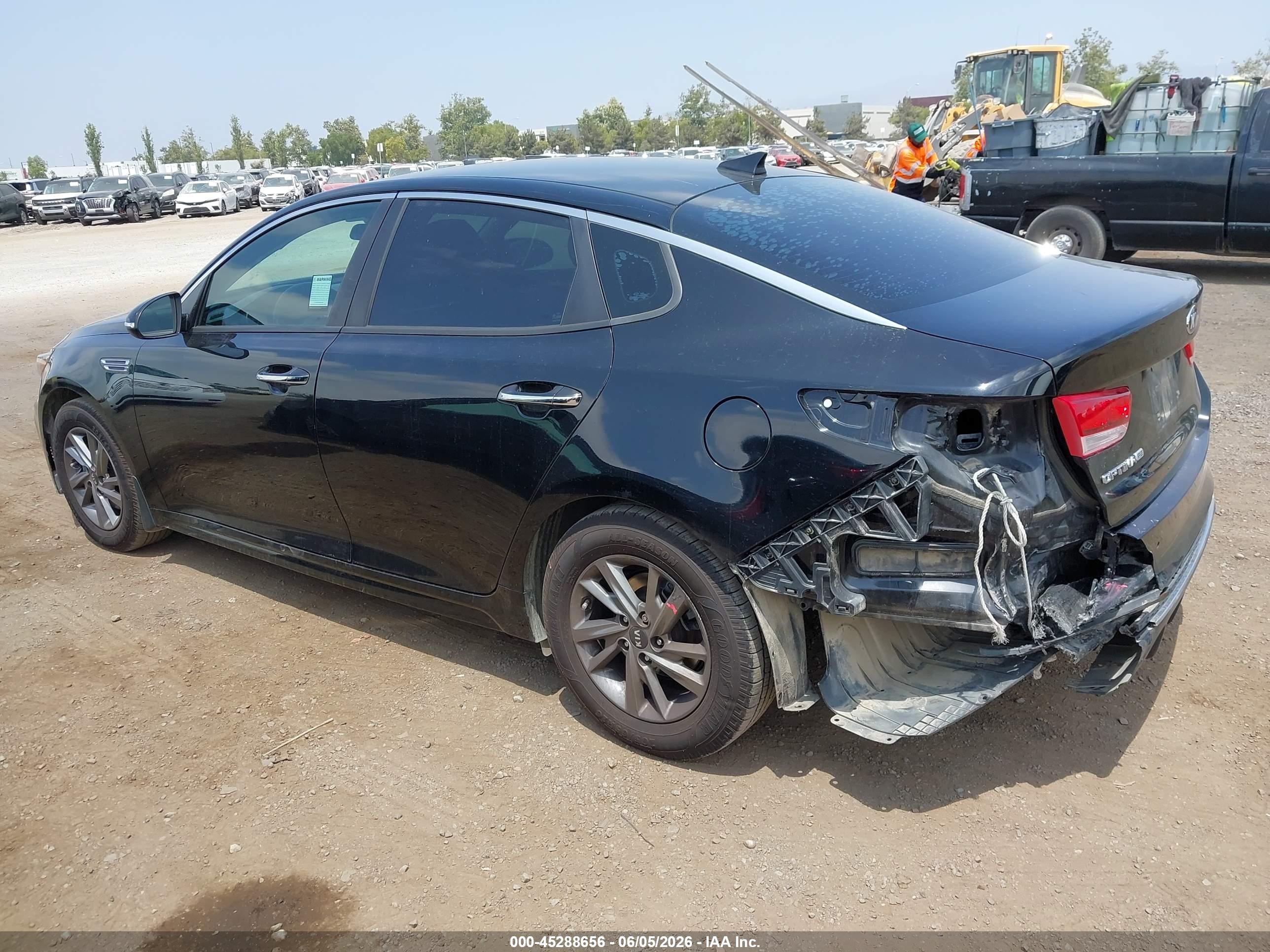2019 Kia Optima Lx Черный vin: 5XXGT4L34KG318675
