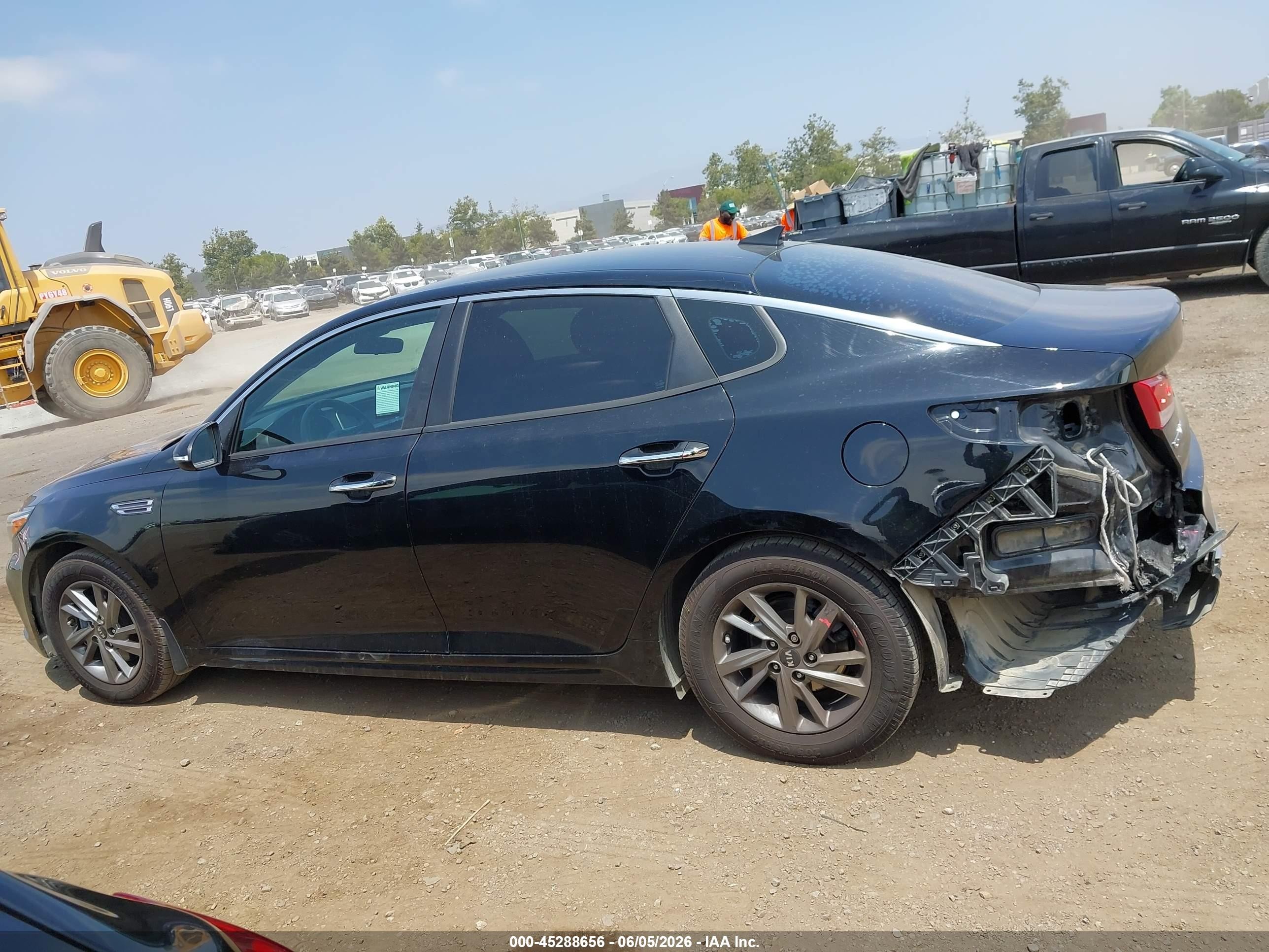 2019 Kia Optima Lx Черный vin: 5XXGT4L34KG318675