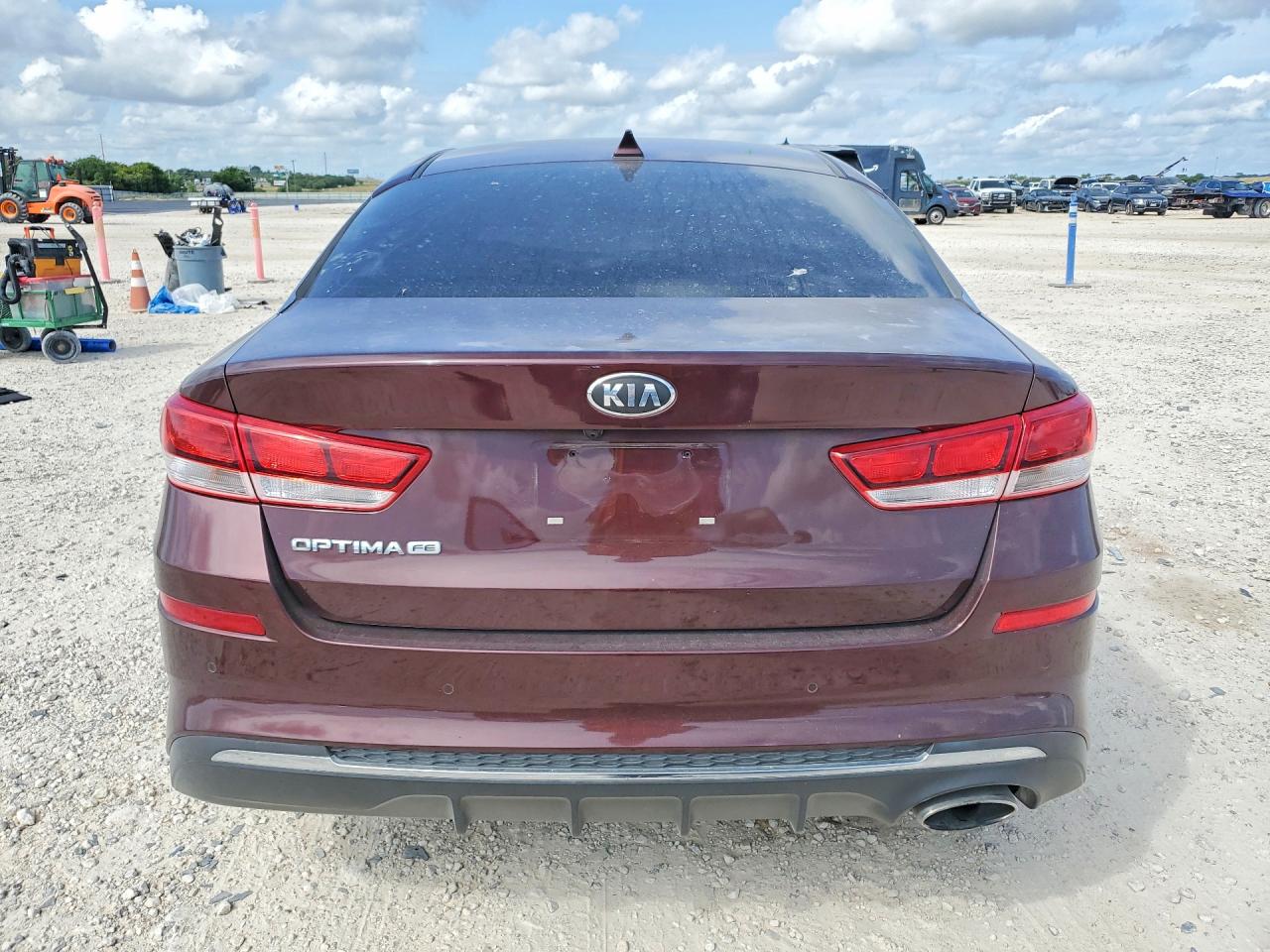 2019 Kia Optima Lx Burgundy vin: 5XXGT4L34KG339834