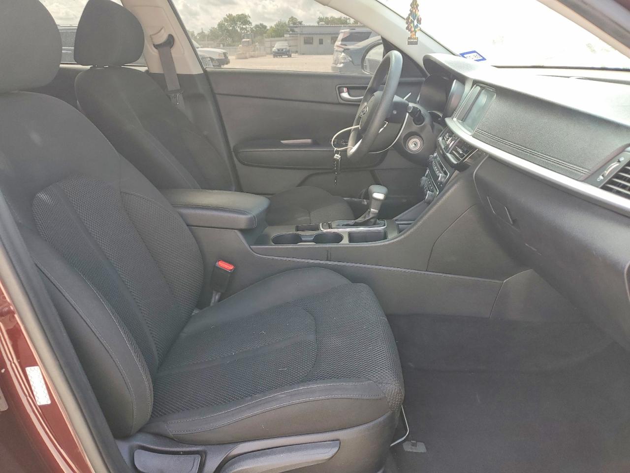 2019 Kia Optima Lx Burgundy vin: 5XXGT4L34KG339834