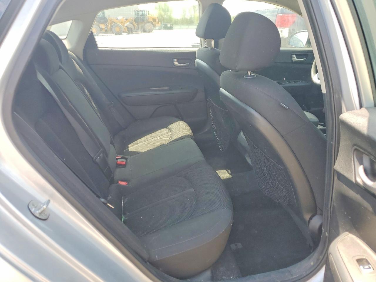 2019 Kia Optima Lx Silver vin: 5XXGT4L34KG347352