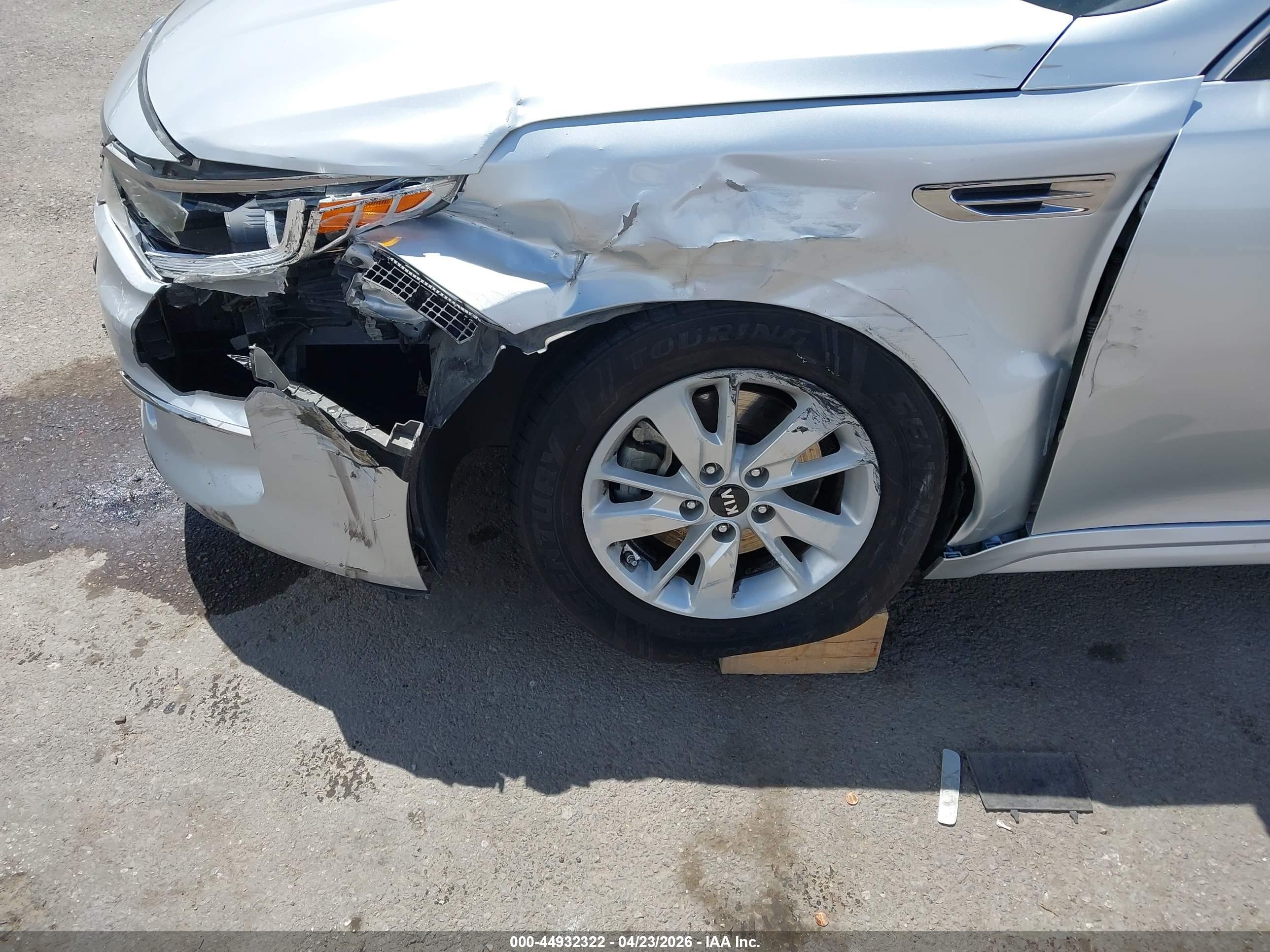 2016 Kia Optima Lx Silver vin: 5XXGT4L35GG078091