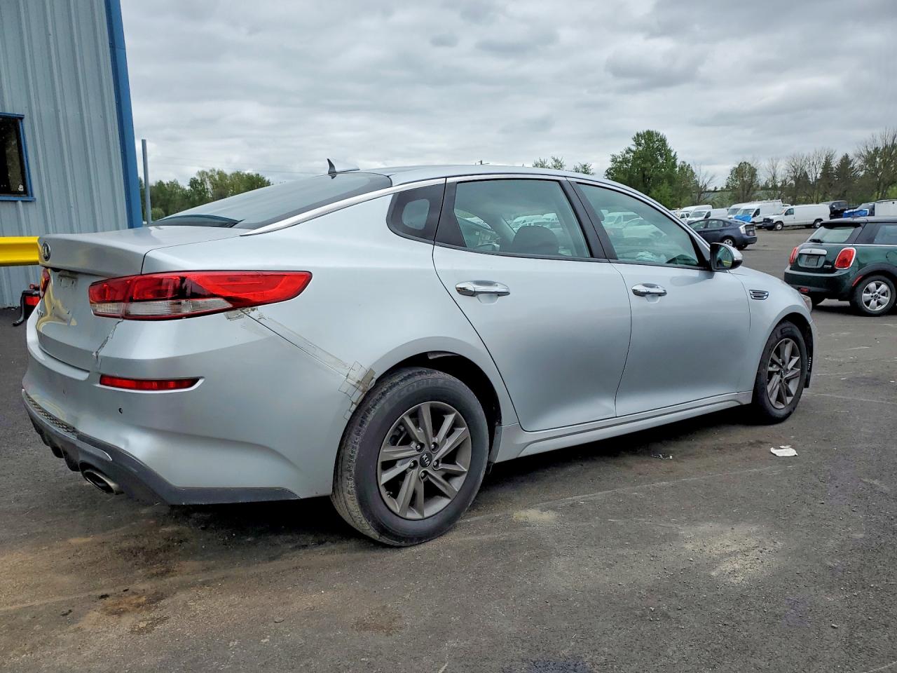2020 Kia Optima Lx Silver vin: 5XXGT4L35LG388641