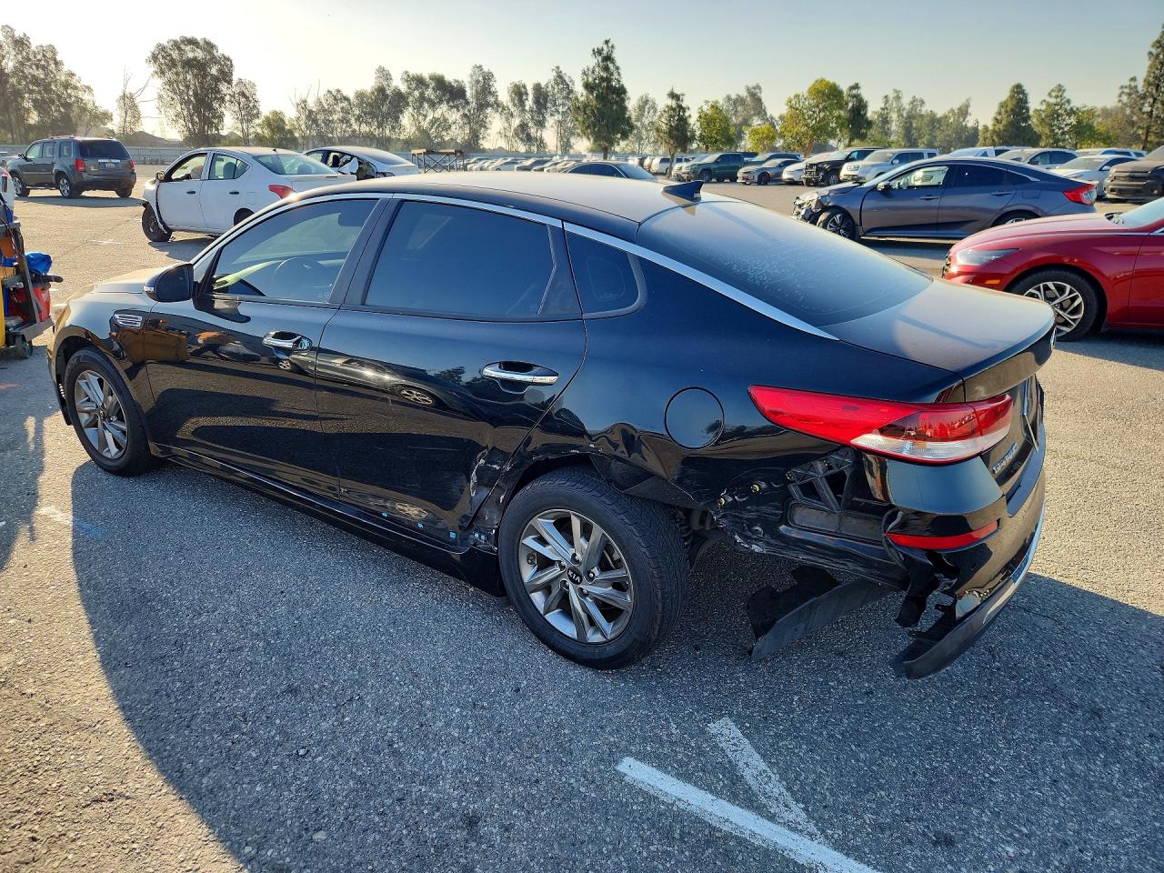 2019 Kia Optima Lx Черный vin: 5XXGT4L36KG337356