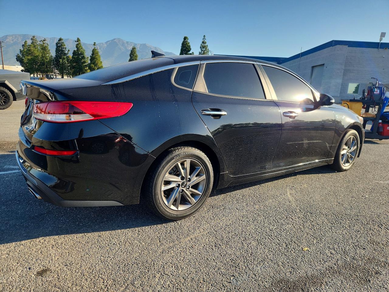 2019 Kia Optima Lx Черный vin: 5XXGT4L36KG337356