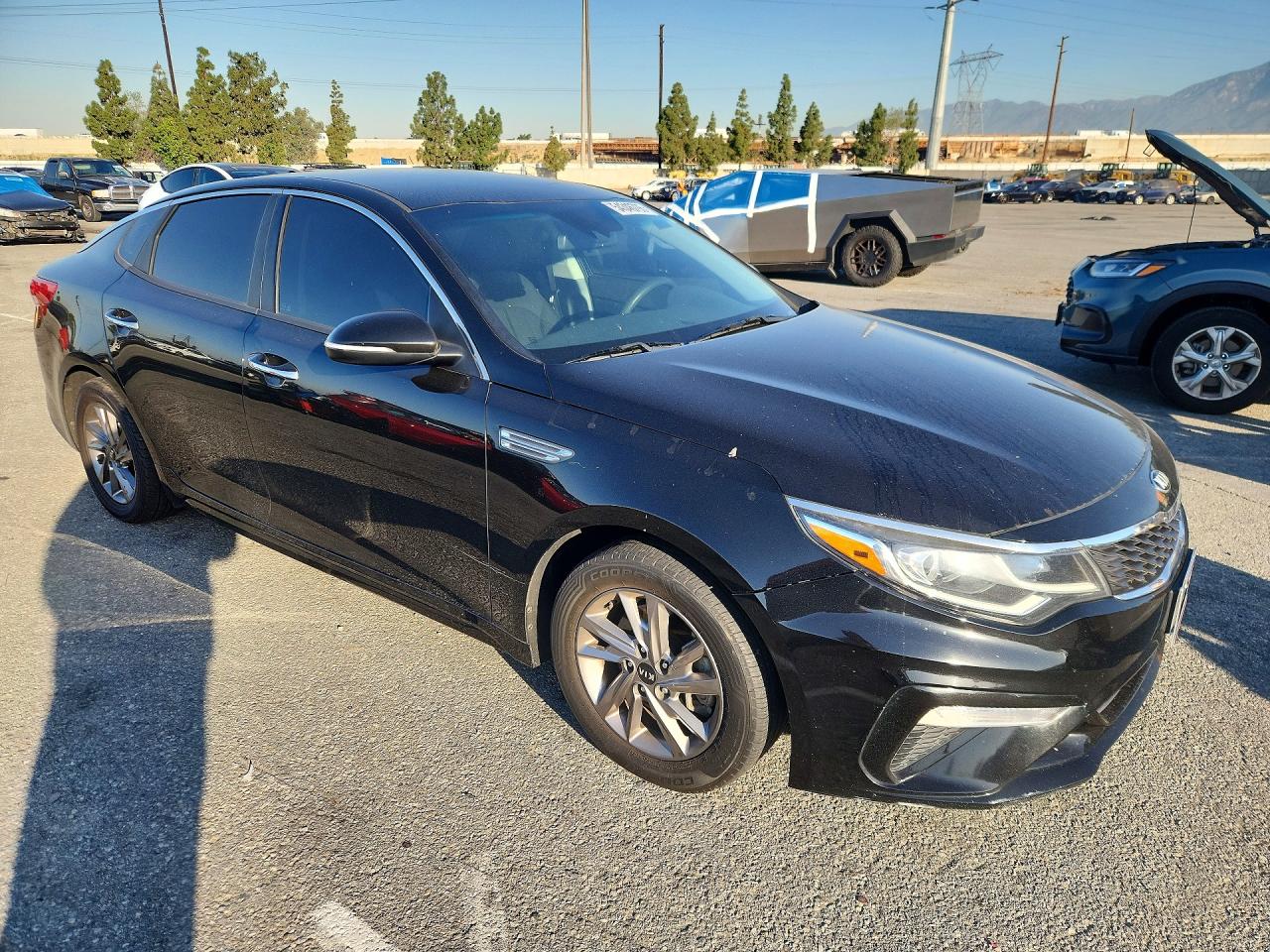 2019 Kia Optima Lx Черный vin: 5XXGT4L36KG337356