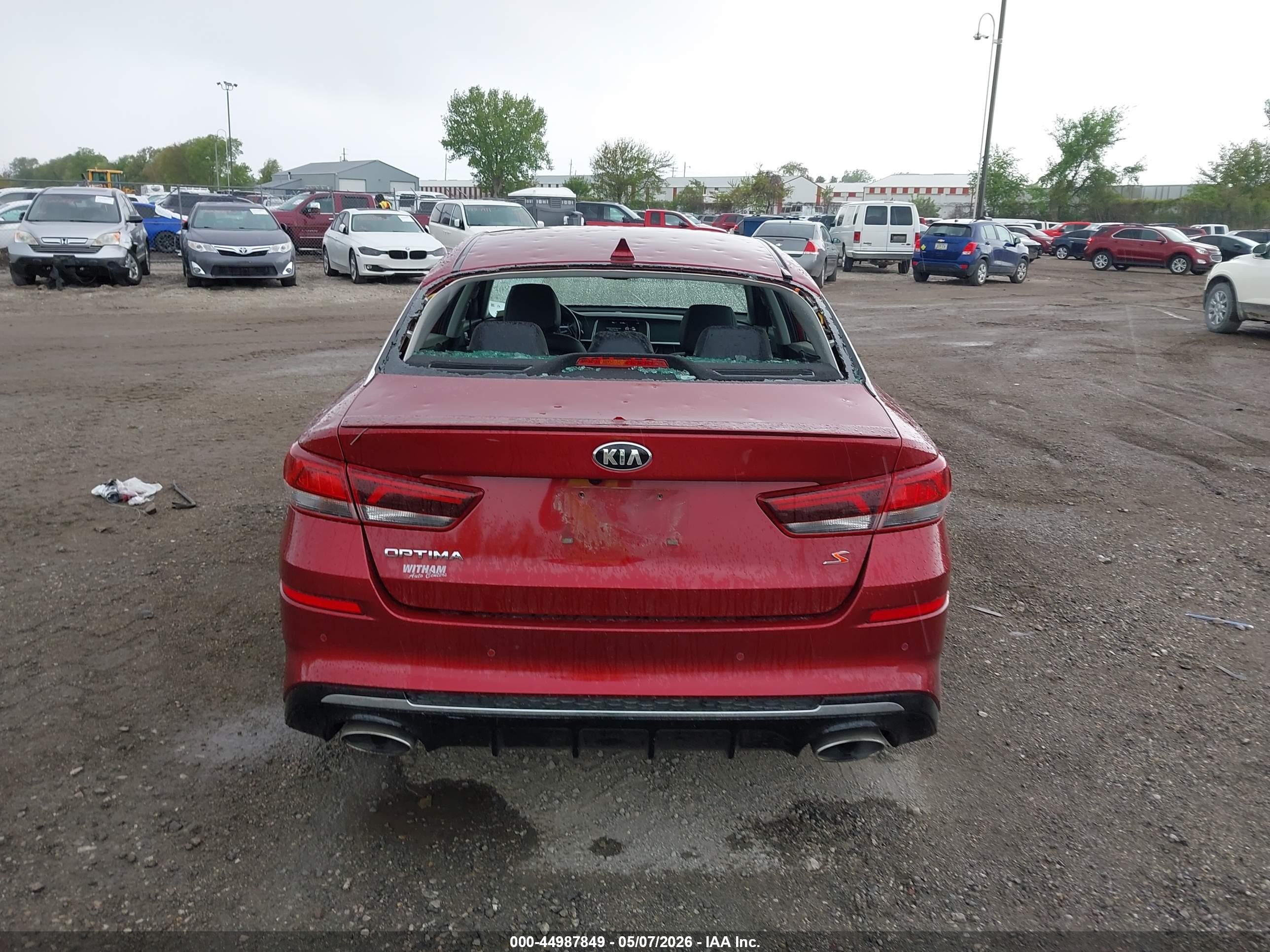 2019 Kia Optima S Красный vin: 5XXGT4L37KG367269