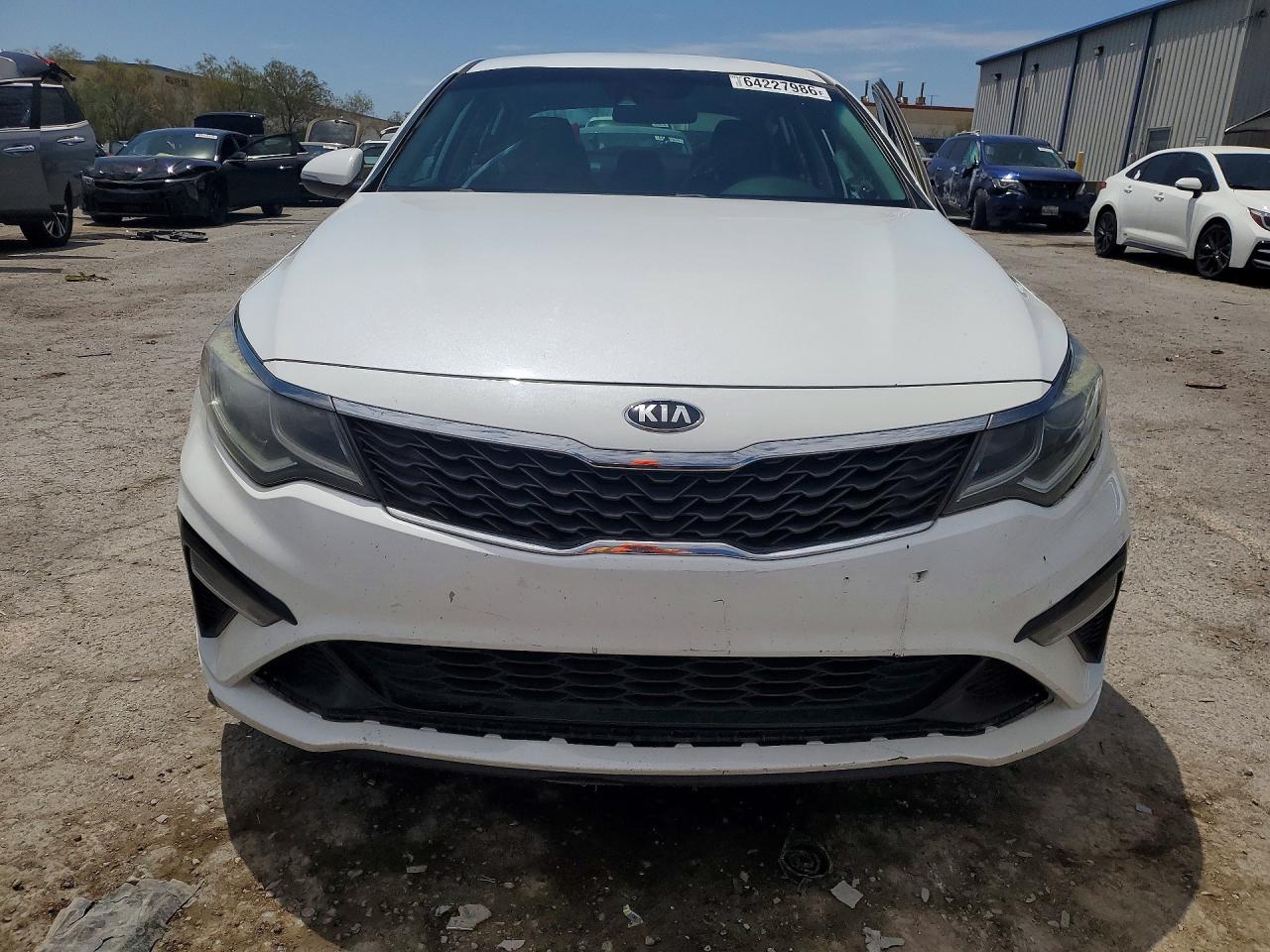 2019 Kia Optima Lx White vin: 5XXGT4L38KG377583