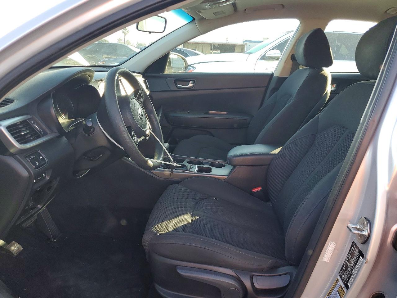 2020 Kia Optima Lx Серебряный vin: 5XXGT4L39LG409166