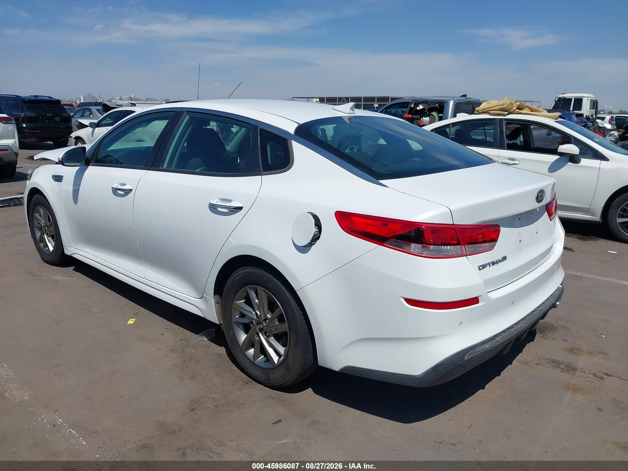 2019 Kia Optima Lx White vin: 5XXGT4L3XKG333715