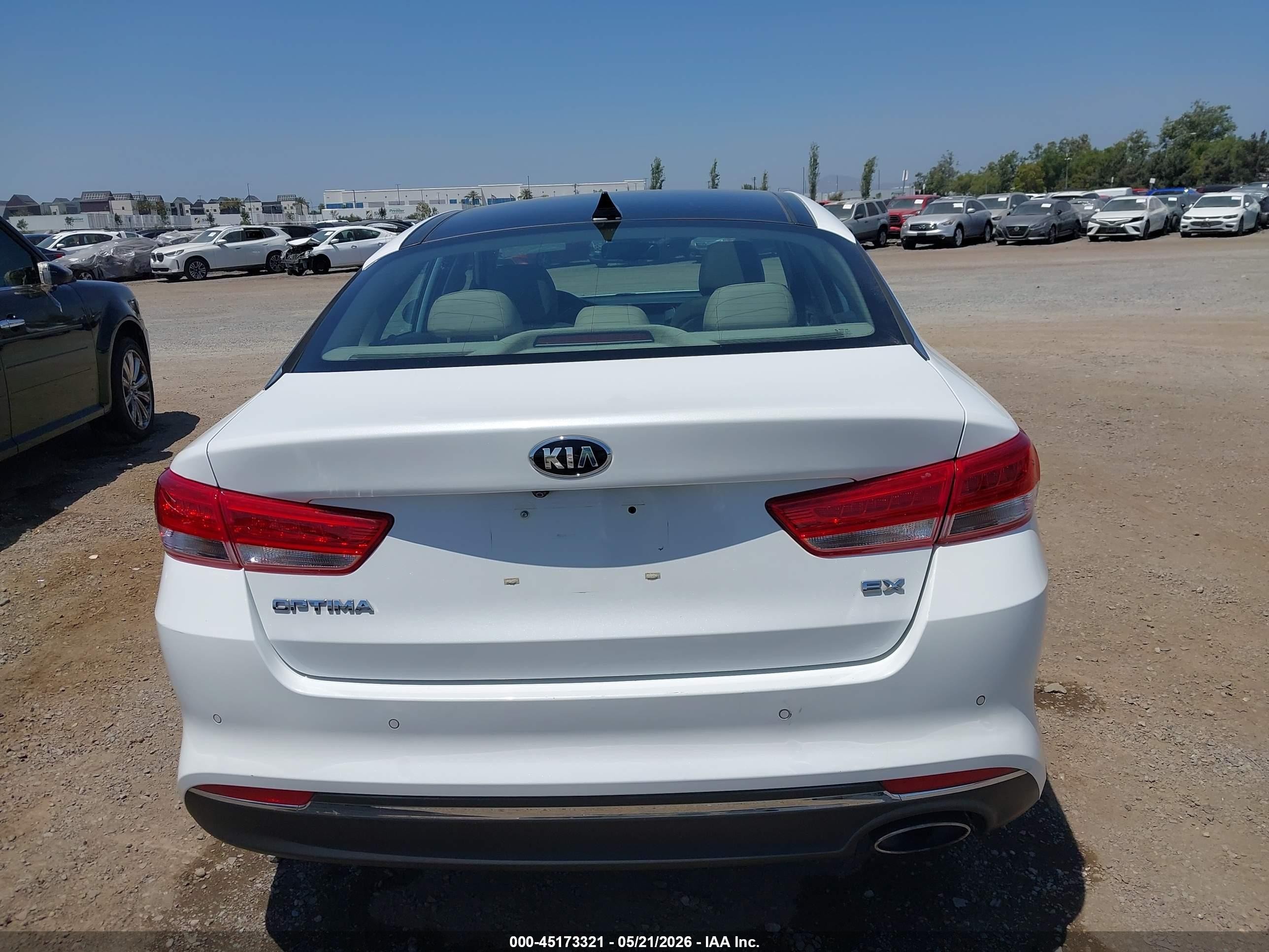 2016 Kia Optima Ex White vin: 5XXGU4L30GG046890