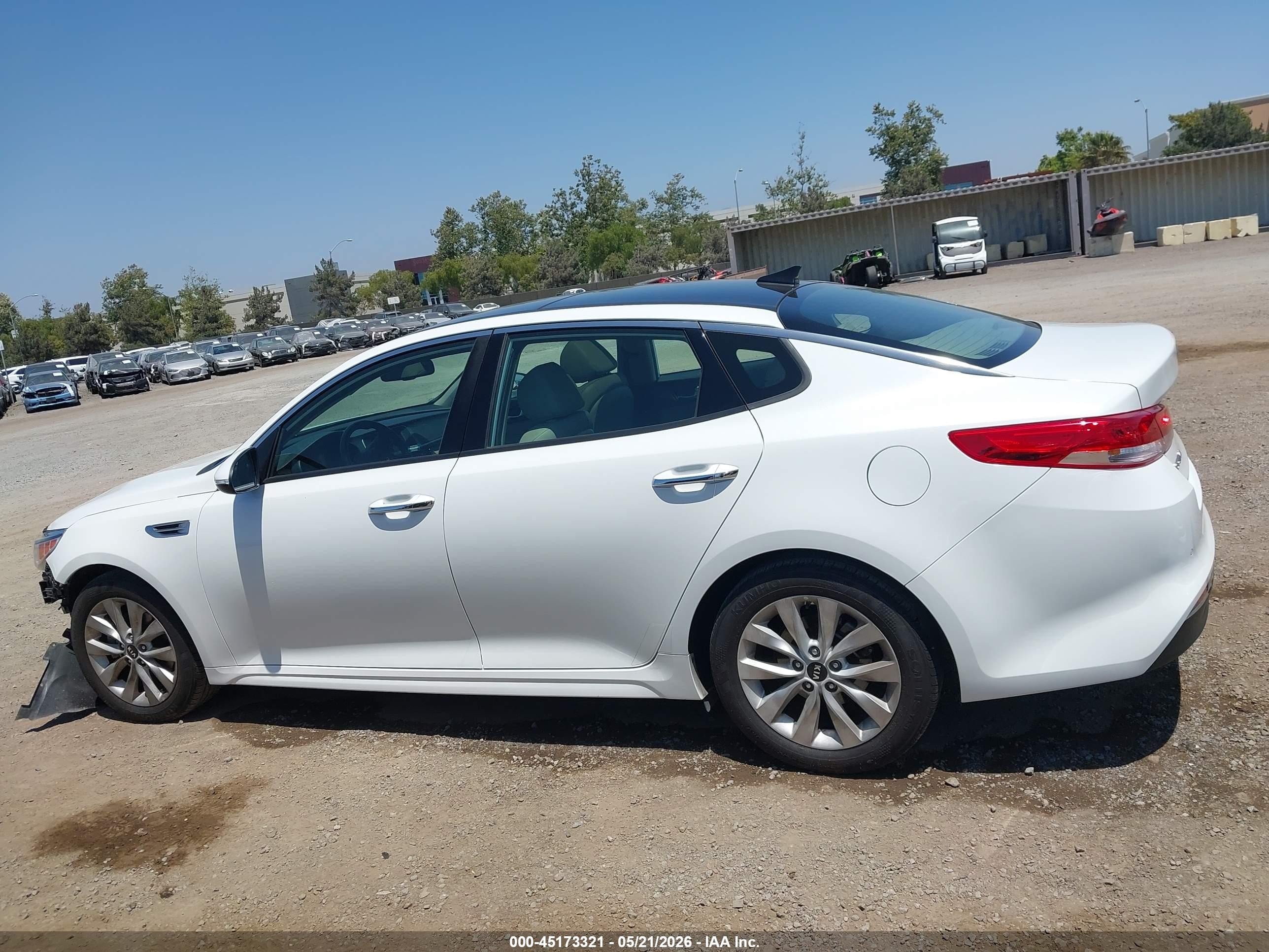 2016 Kia Optima Ex White vin: 5XXGU4L30GG046890