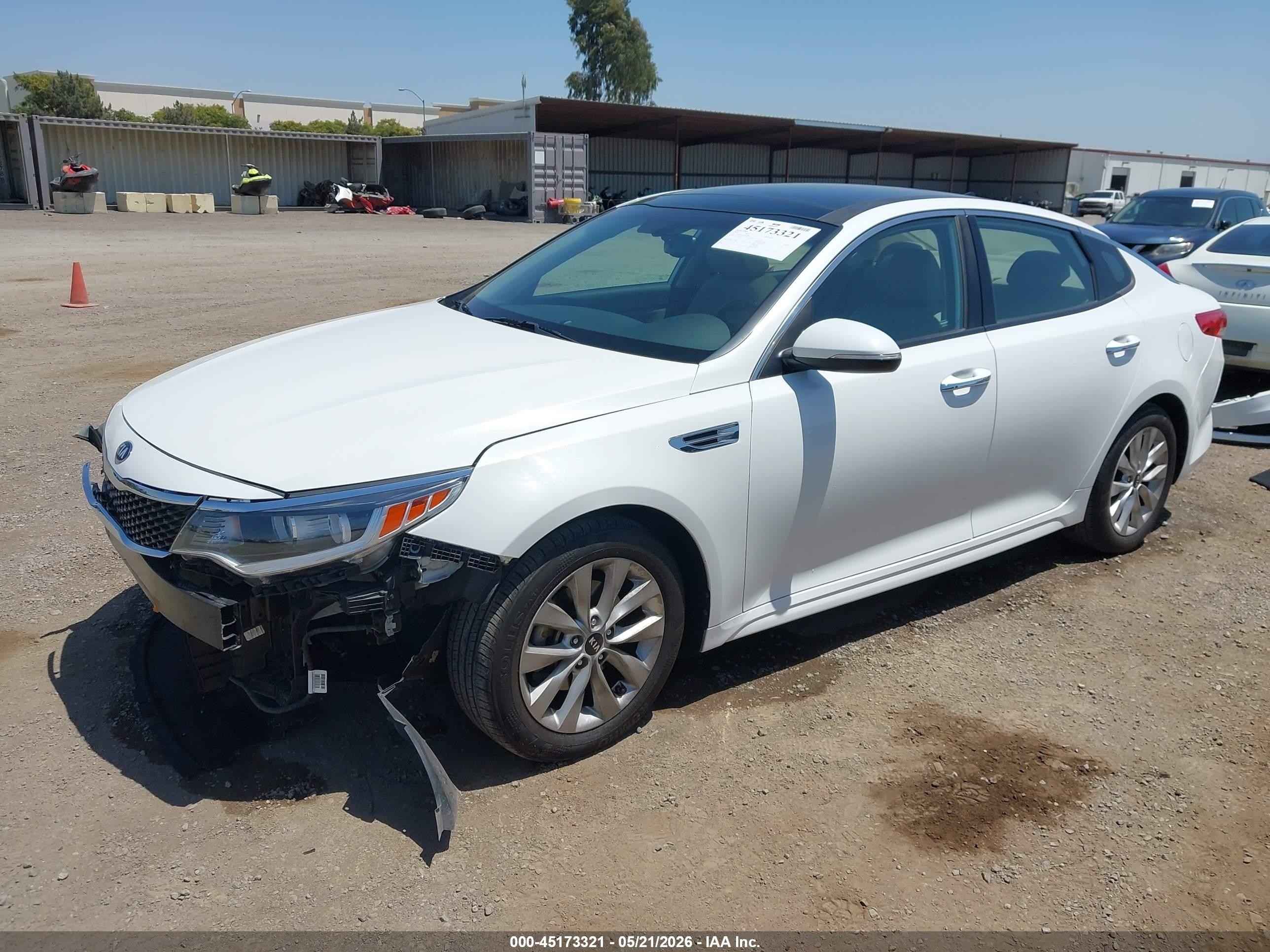 2016 Kia Optima Ex White vin: 5XXGU4L30GG046890