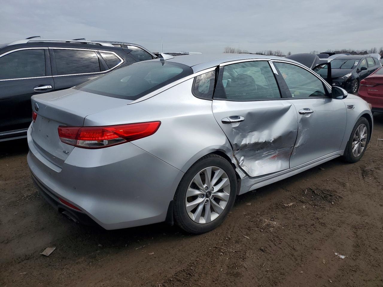 2018 Kia Optima Ex Серебряный vin: 5XXGU4L33JG231958