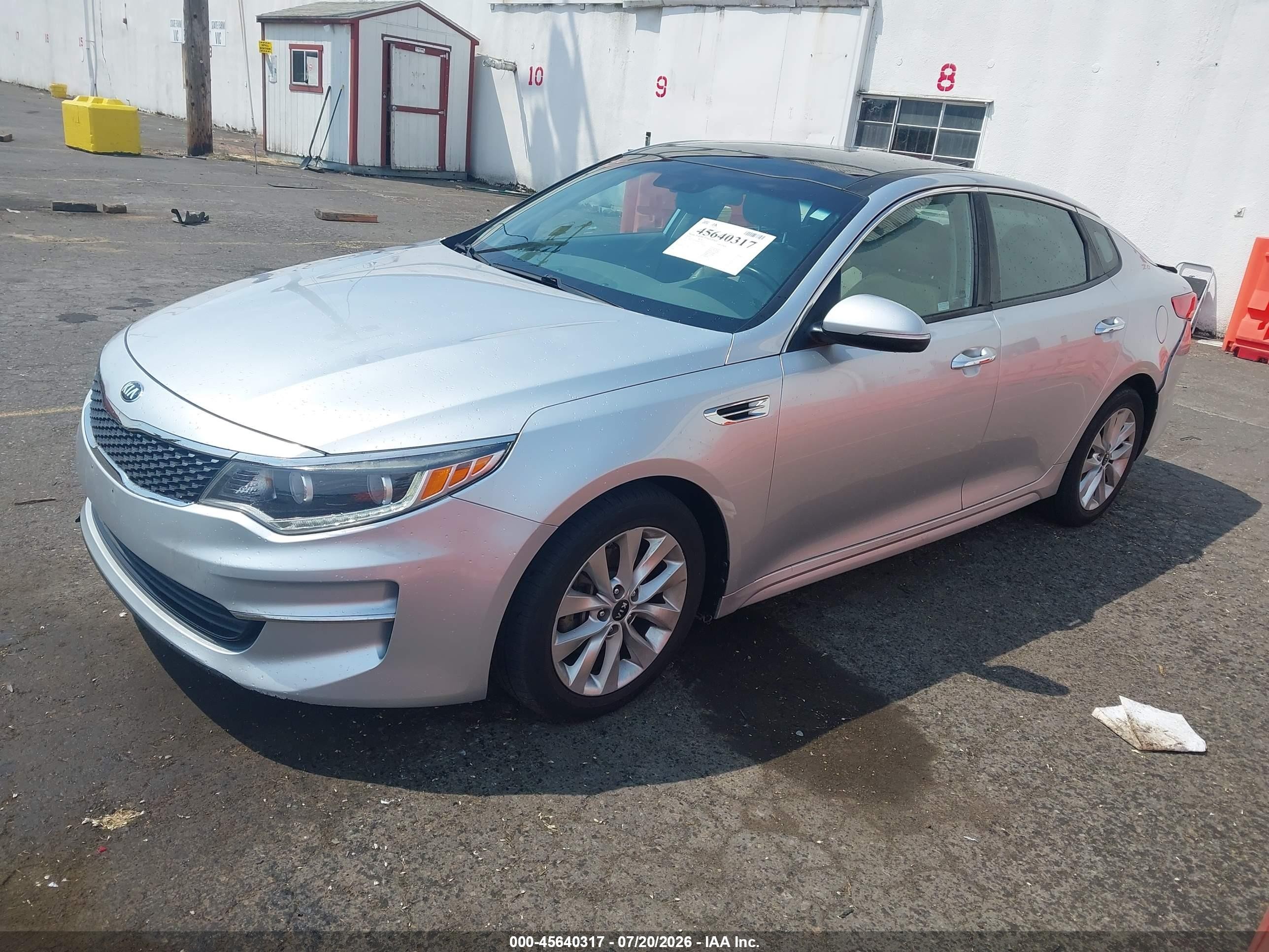 2016 Kia Optima Ex Серебряный vin: 5XXGU4L36GG072829