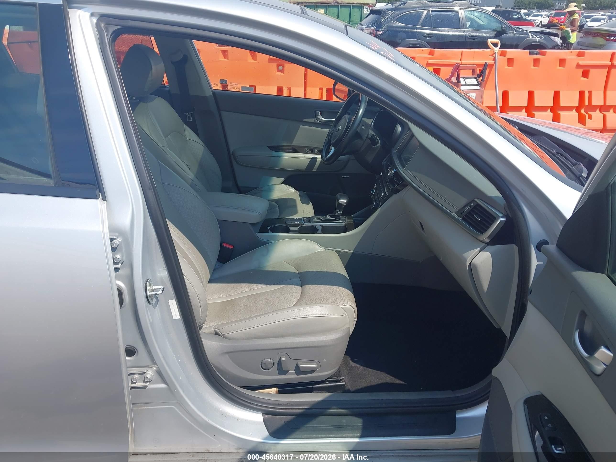 2016 Kia Optima Ex Серебряный vin: 5XXGU4L36GG072829