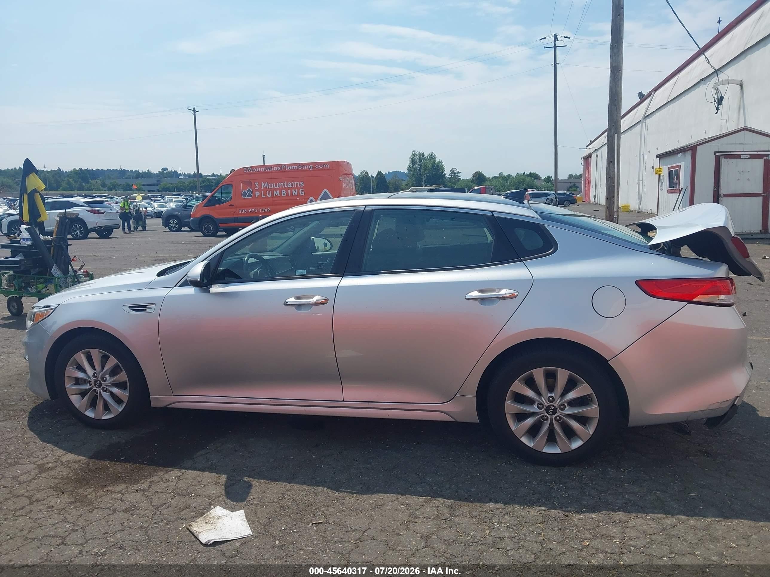 2016 Kia Optima Ex Серебряный vin: 5XXGU4L36GG072829