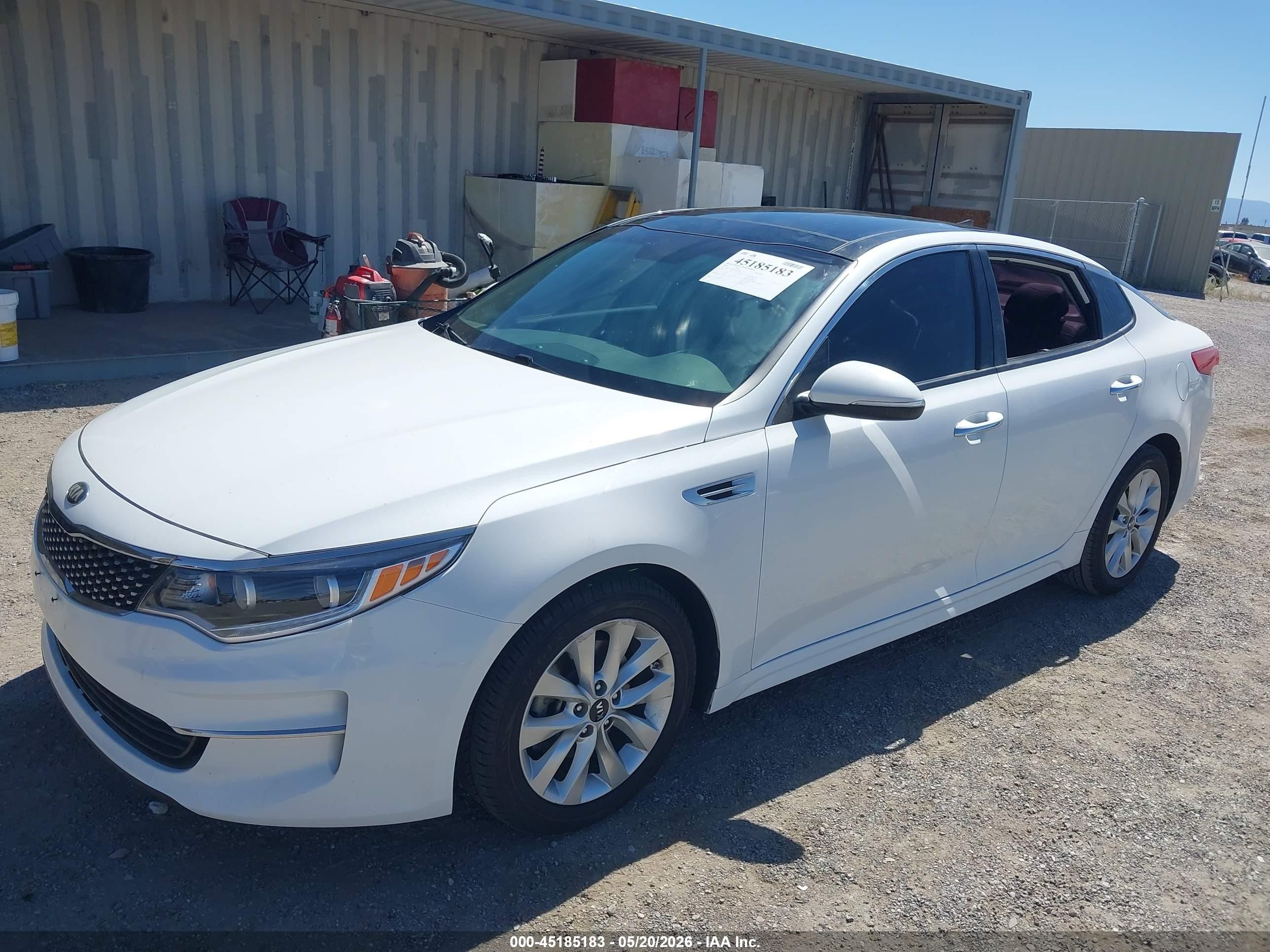2016 Kia Optima Ex White vin: 5XXGU4L36GG116005