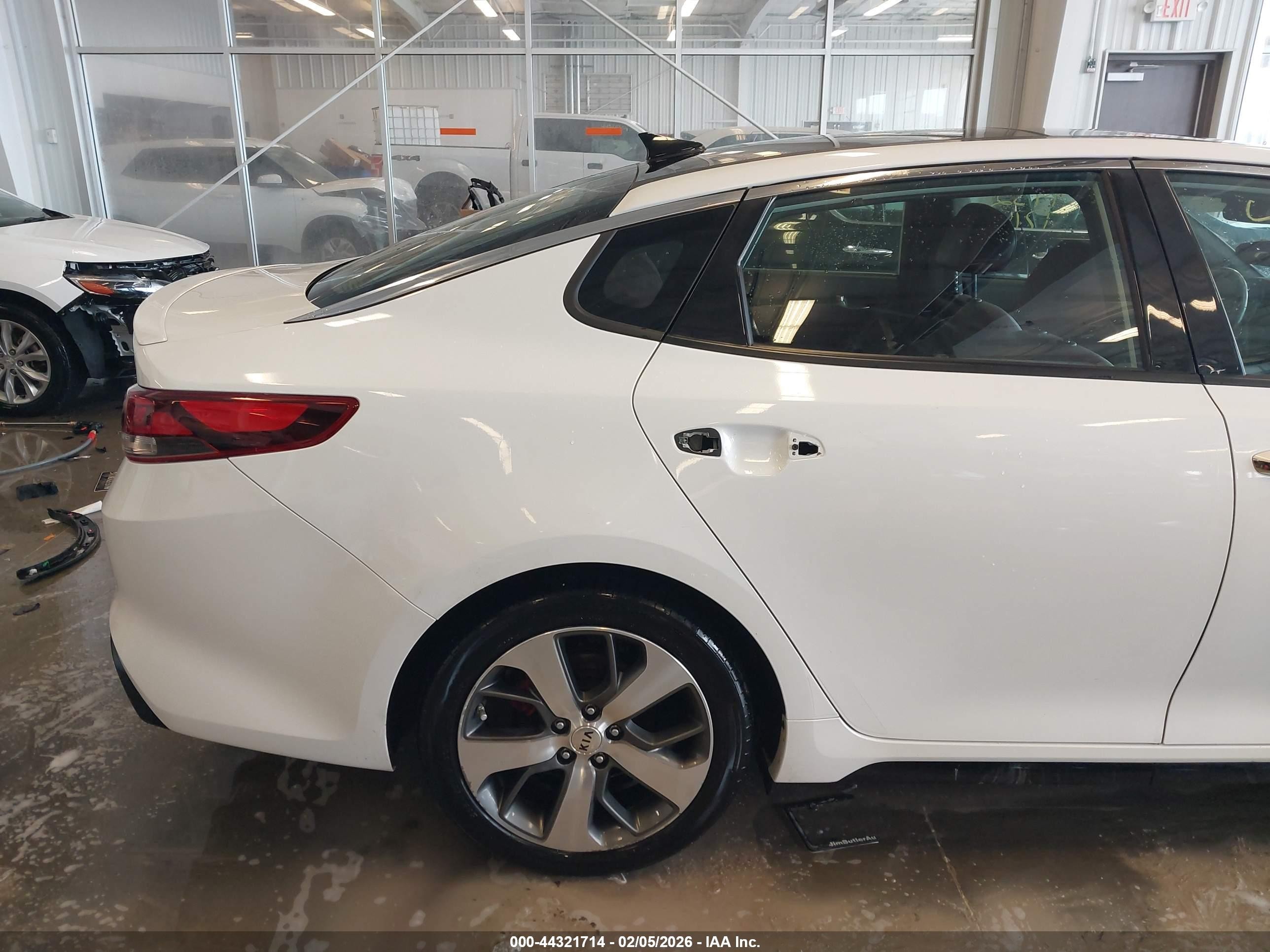 2016 Kia Optima Sx Turbo White vin: 5XXGW4L27GG013340