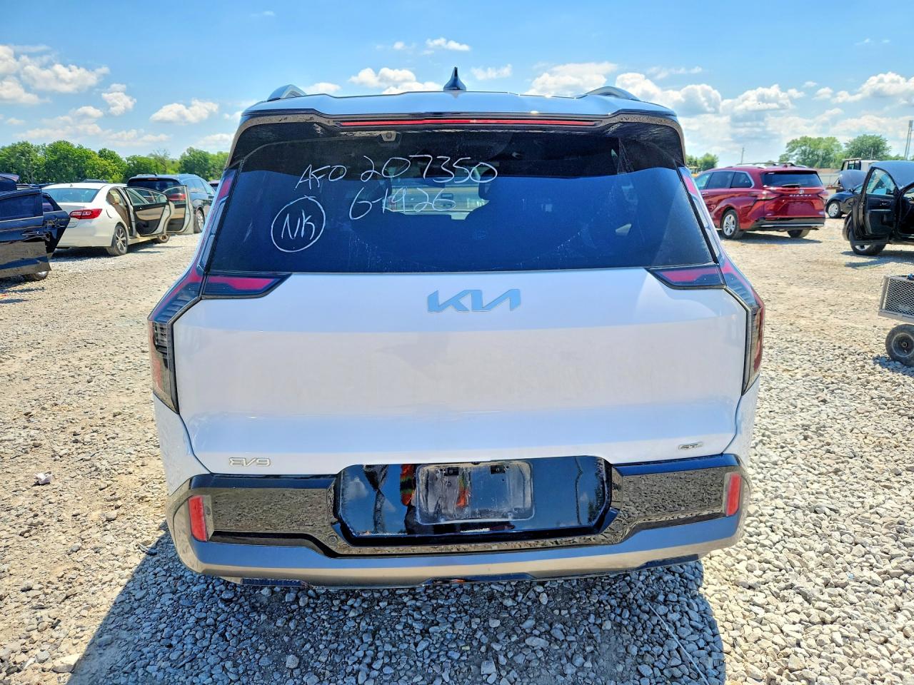 2026 Kia Ev9 Gt Line White vin: 5XYAEFS53TG007198