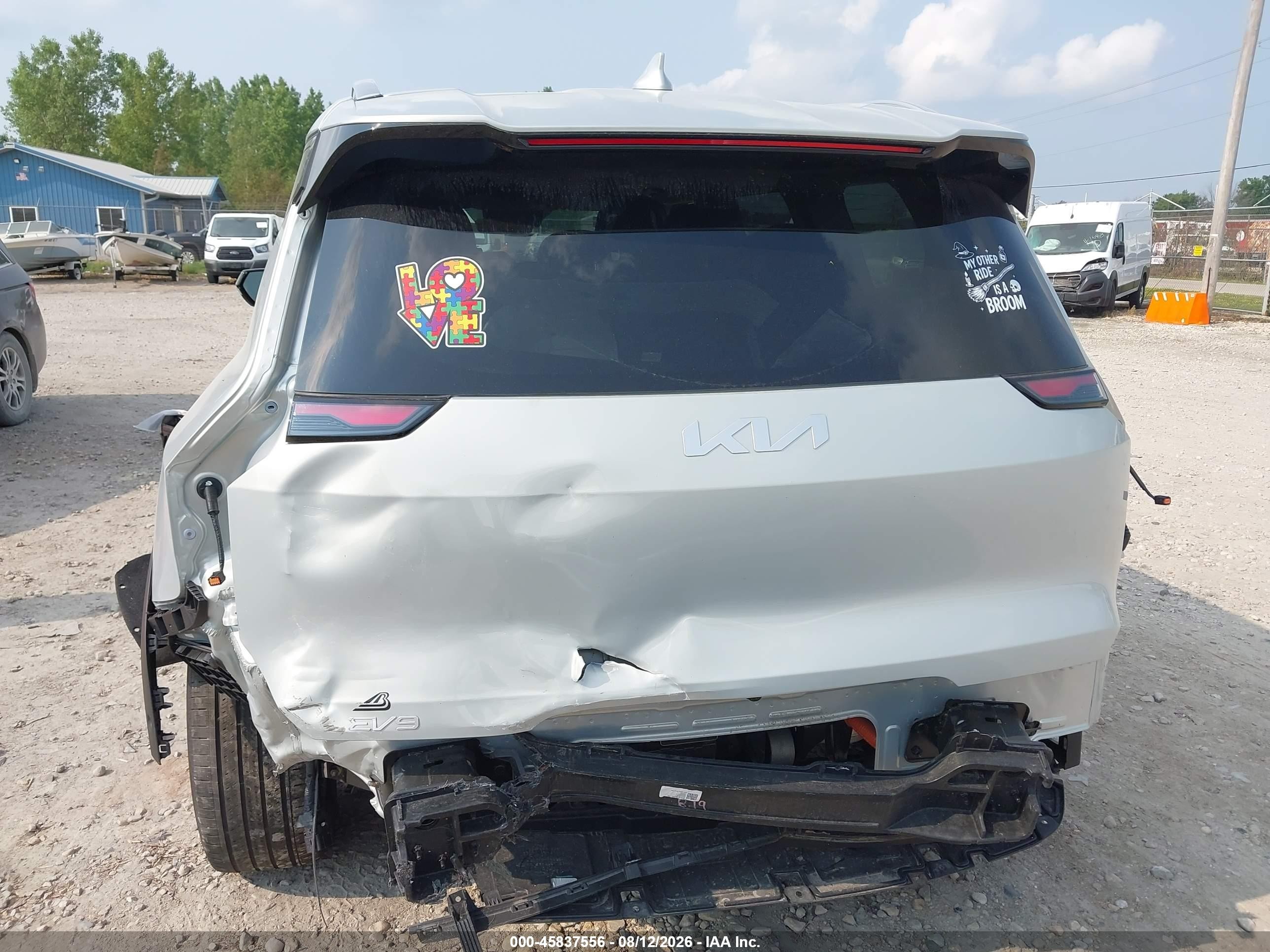 2026 Kia Ev9 Wind Gray vin: 5XYAFFS57TG017939