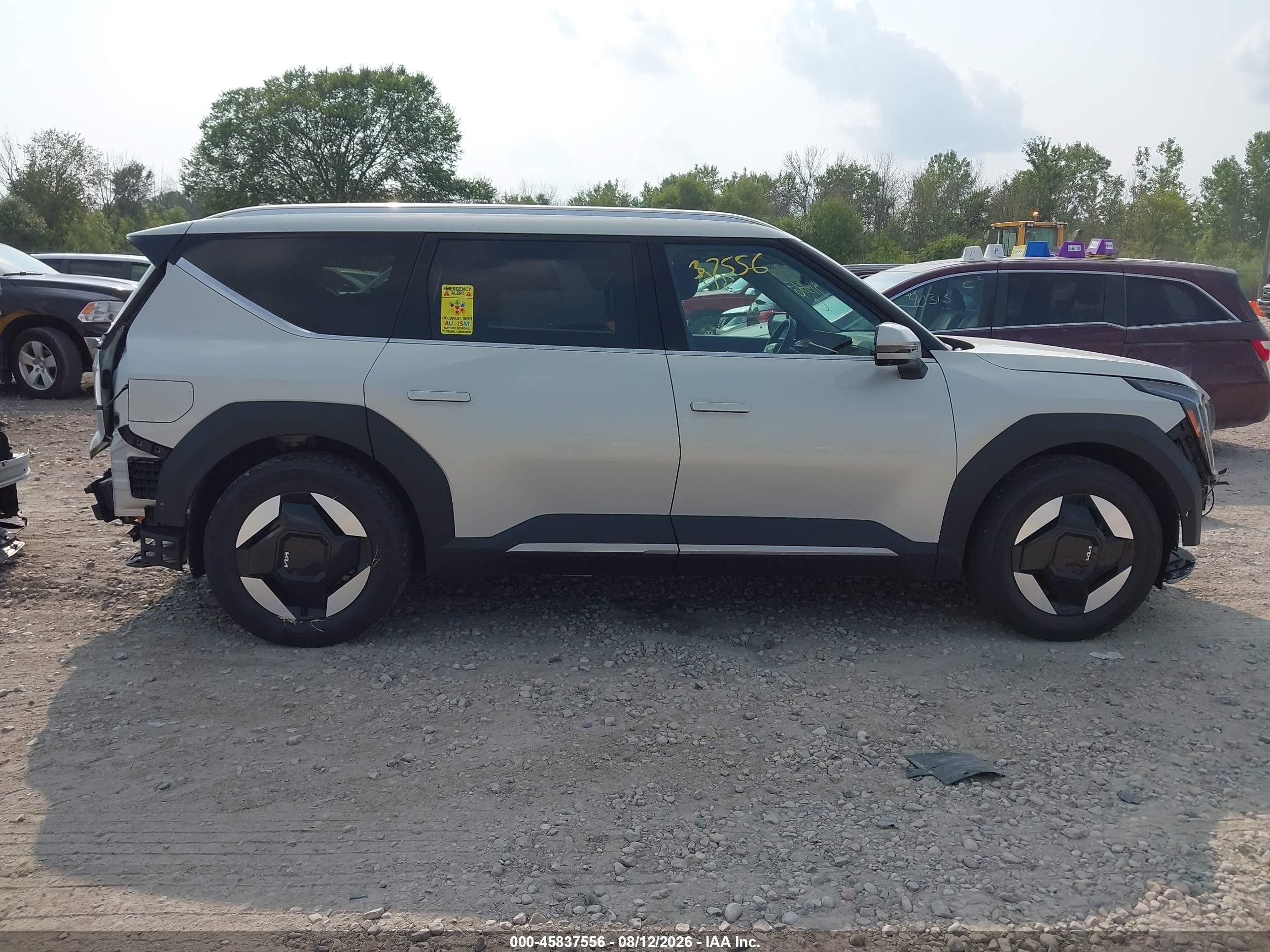 2026 Kia Ev9 Wind Gray vin: 5XYAFFS57TG017939
