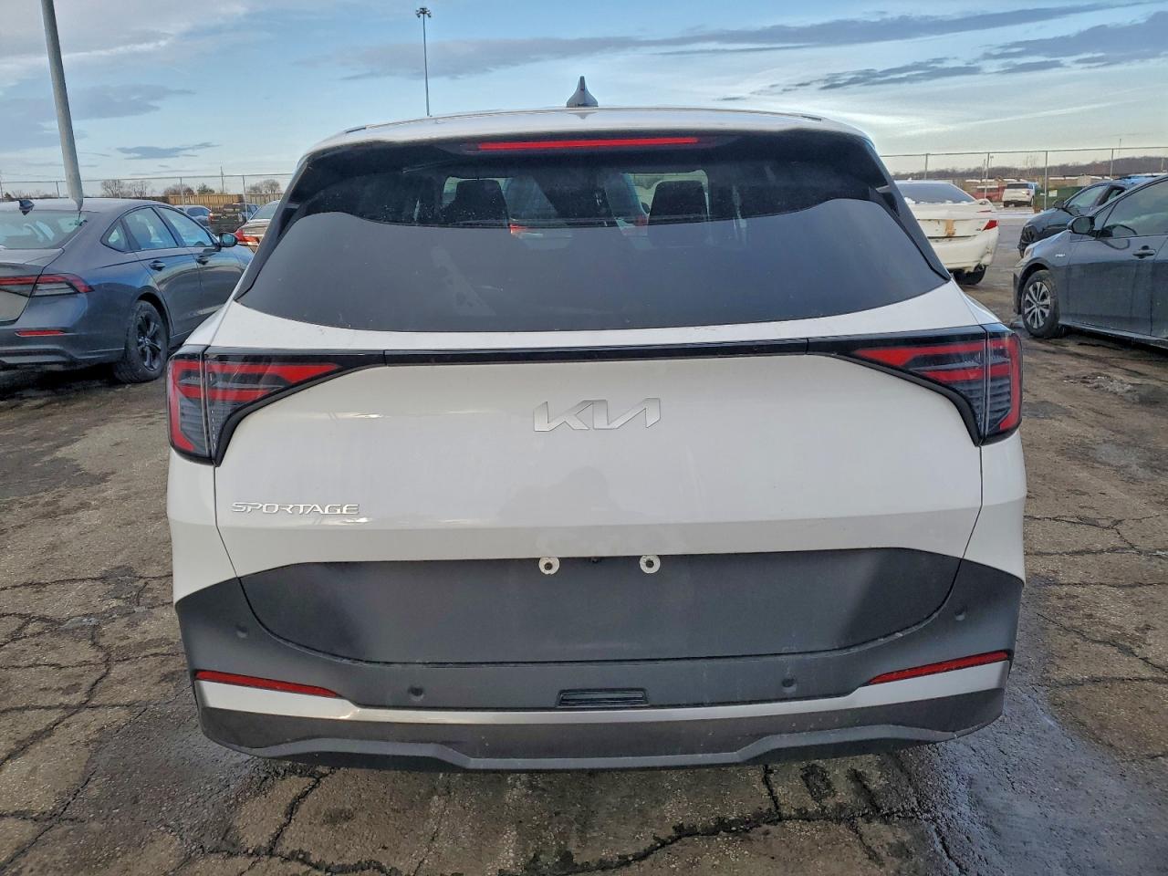 2026 Kia Sportage Ex White vin: 5XYK33DF3TG338135