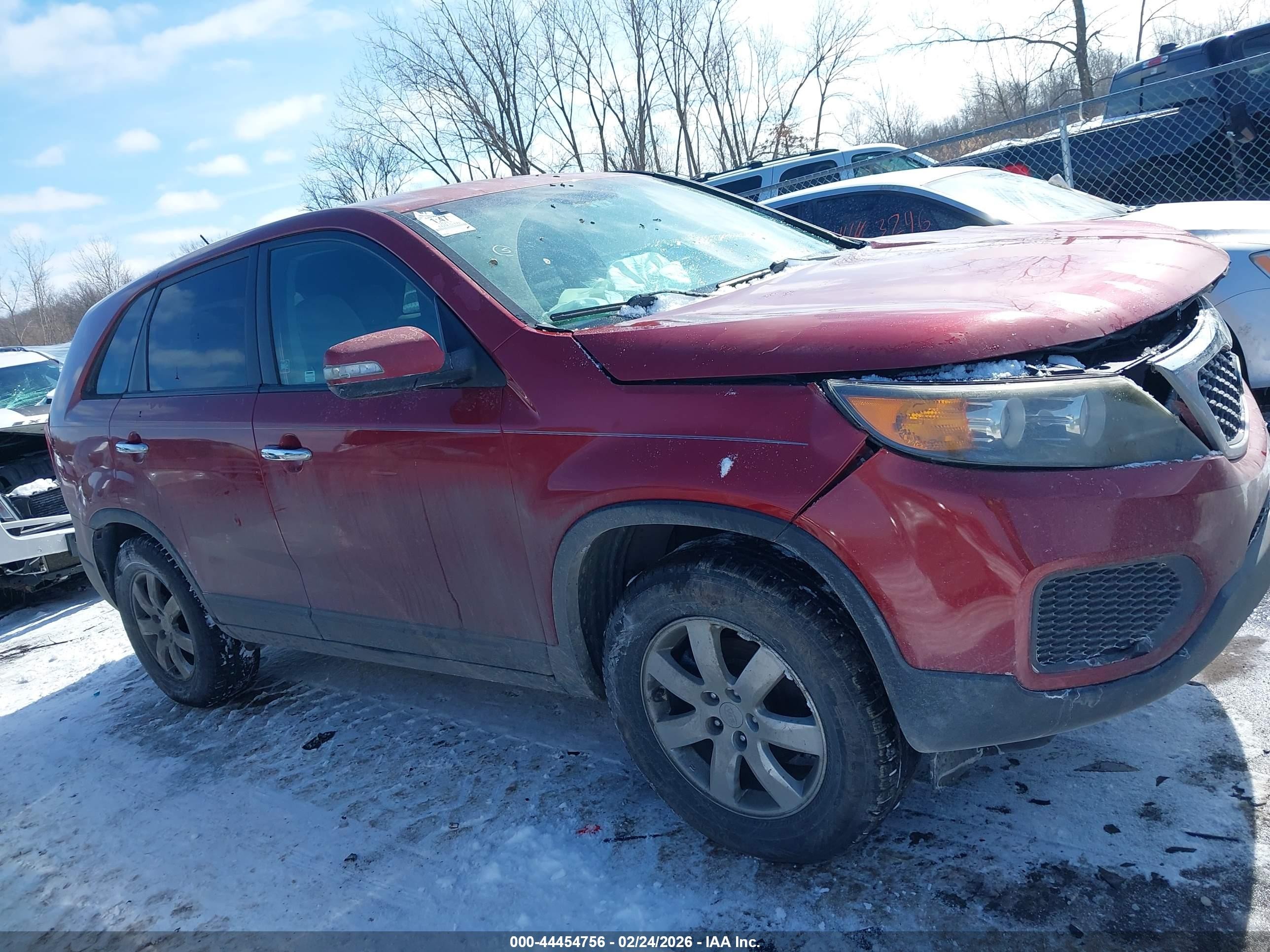 2011 Kia Sorento Lx Красный vin: 5XYKT3A10BG008864