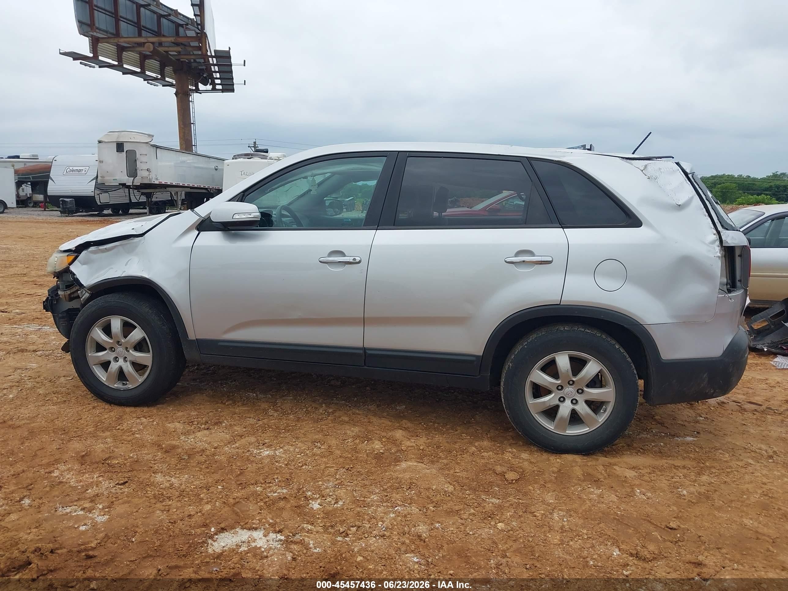 2011 Kia Sorento Lx Silver vin: 5XYKT3A10BG145027